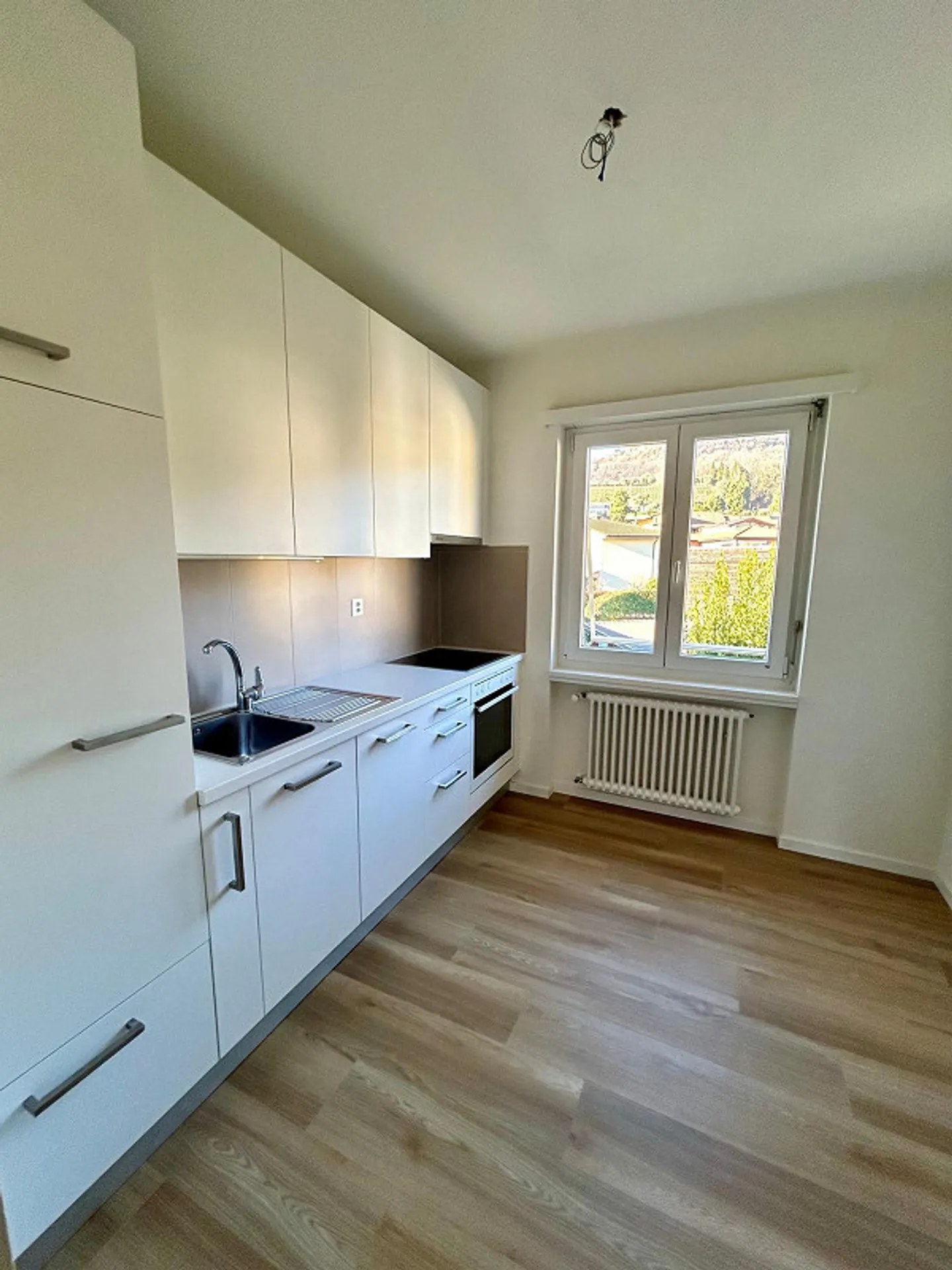 3 1/2 ultimo piano in una piccola residenza - Foto 2 di 6