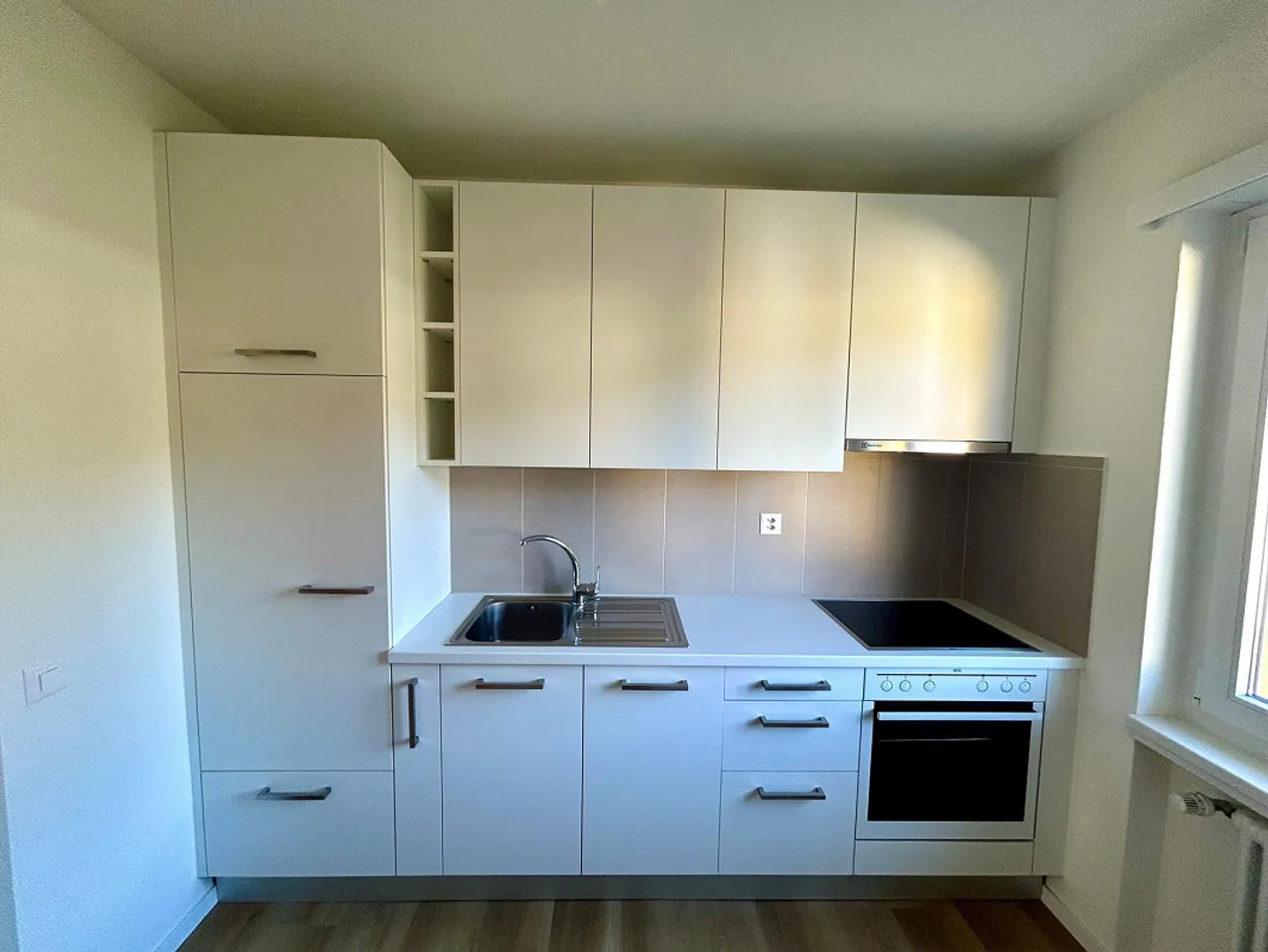 3 1/2 ultimo piano in una piccola residenza - Foto 3 di 6