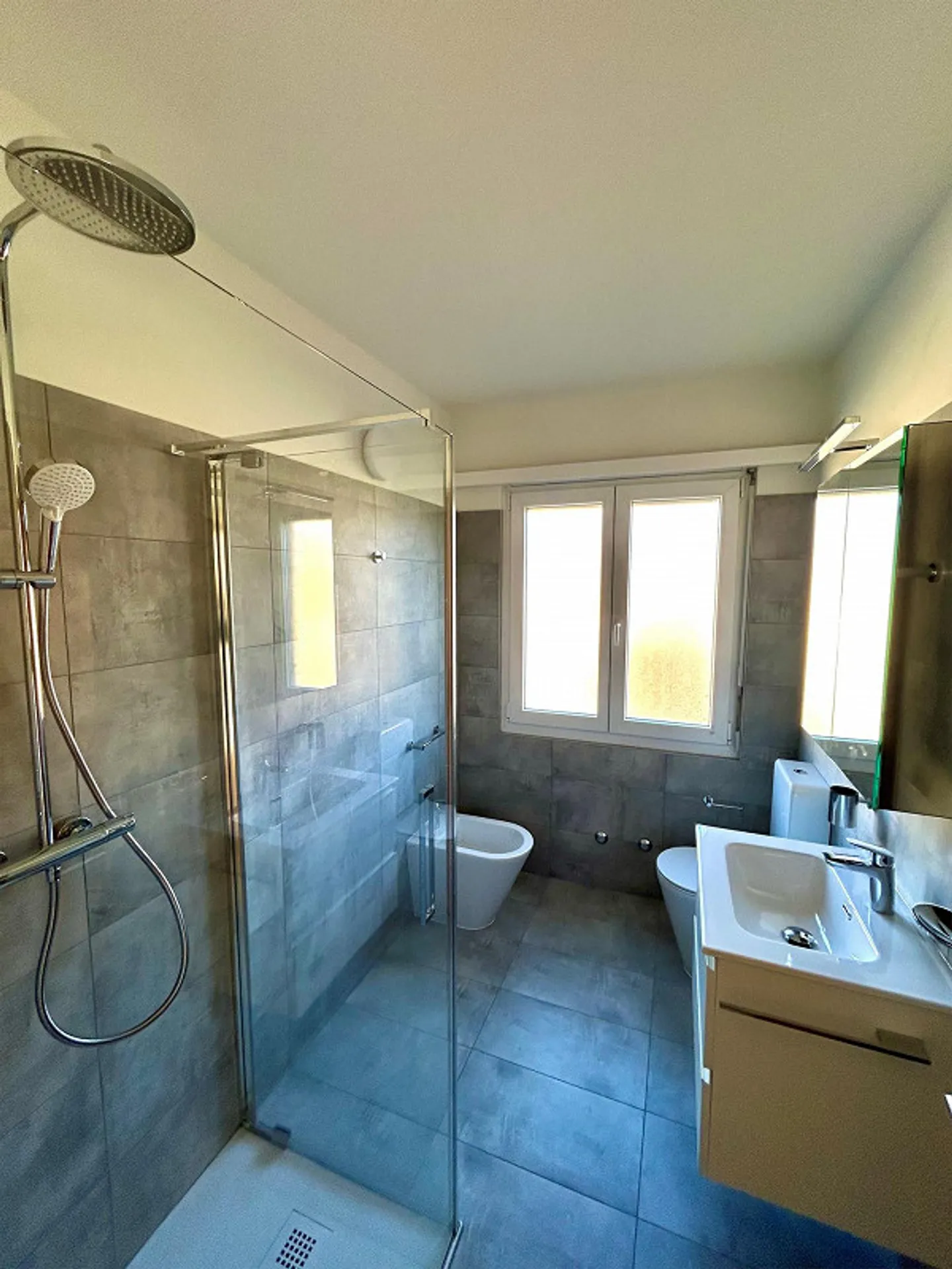 3 1/2 ultimo piano in una piccola residenza - Foto 5 di 6