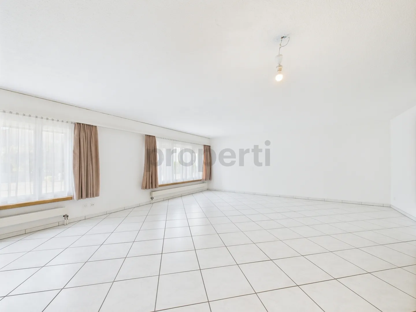 Charmante und zentrale 3.5 Zimmer Wohnung in Hornussen - Foto 4 von 12