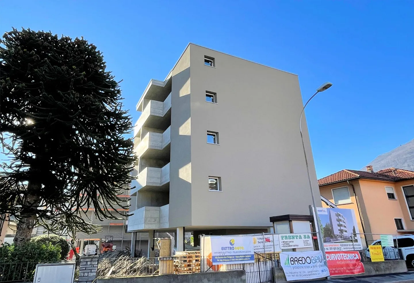 Nouvel appartement exclusif avec terrasse dans un quartier pratique et stratégique - Photo 2 sur 16