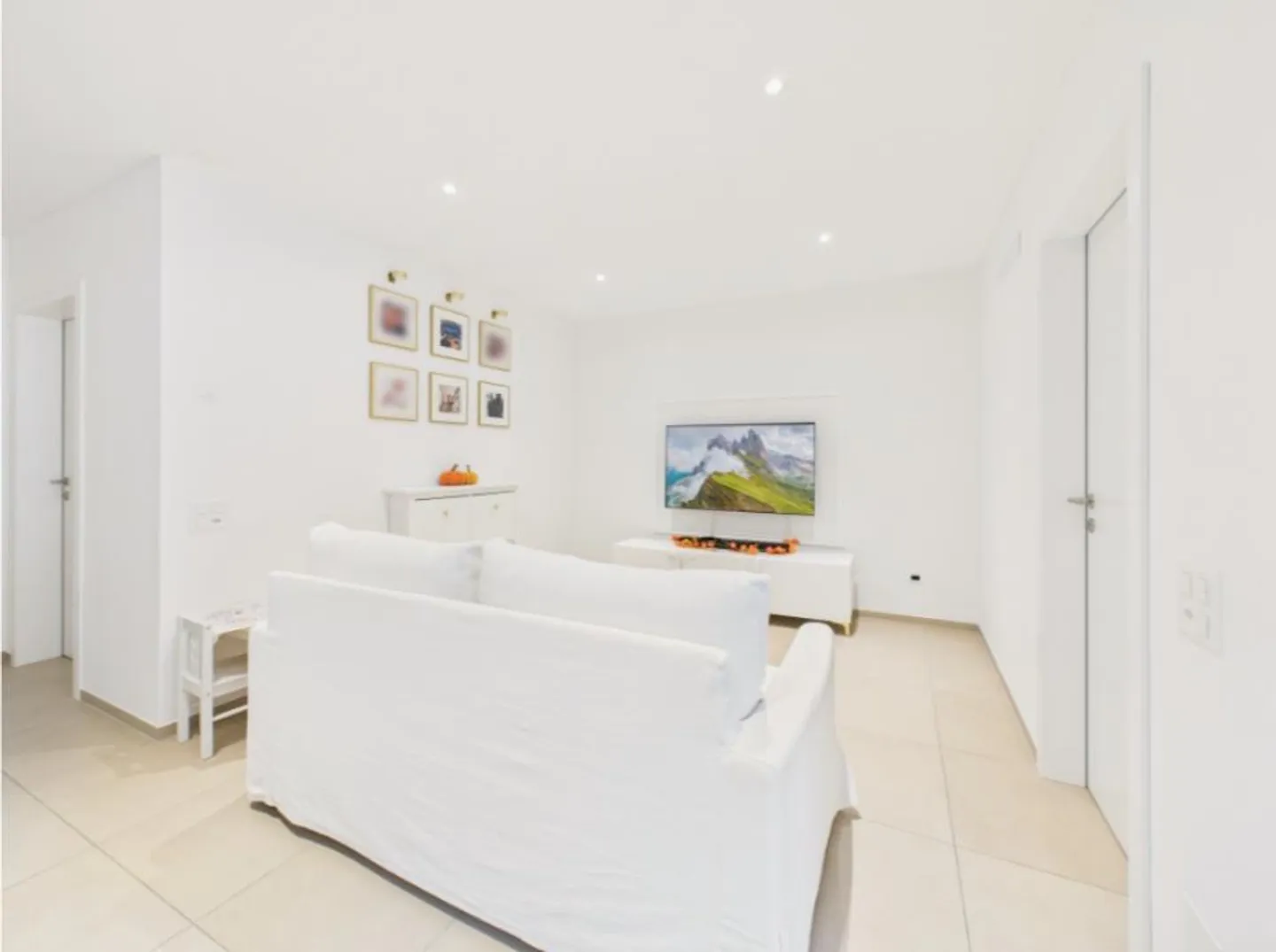 Nouvel appartement exclusif avec terrasse dans un quartier pratique et stratégique - Photo 4 sur 16
