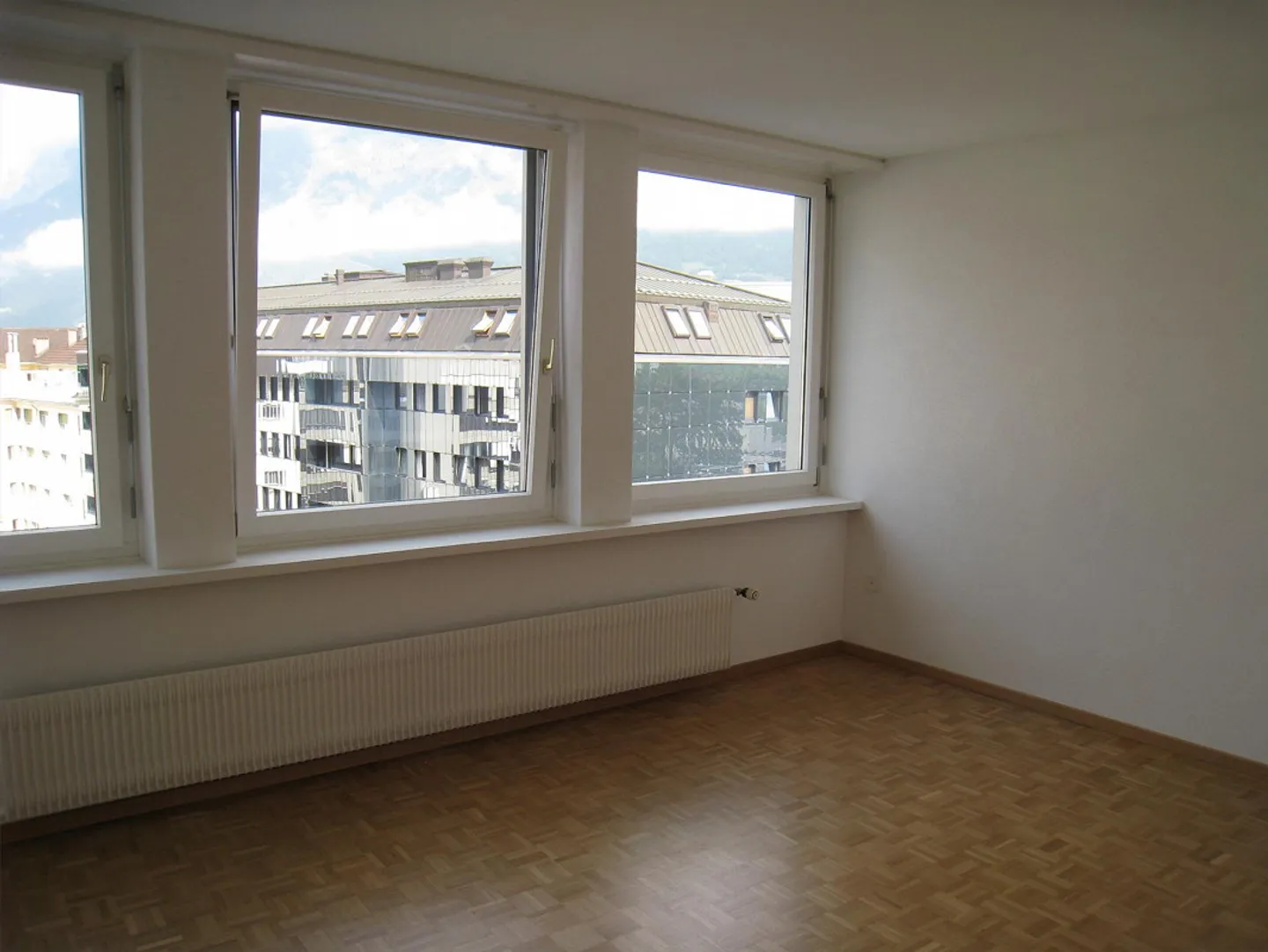 Looking for a new tenant for a central and bright 2-room apartment - Photo 2 of 7