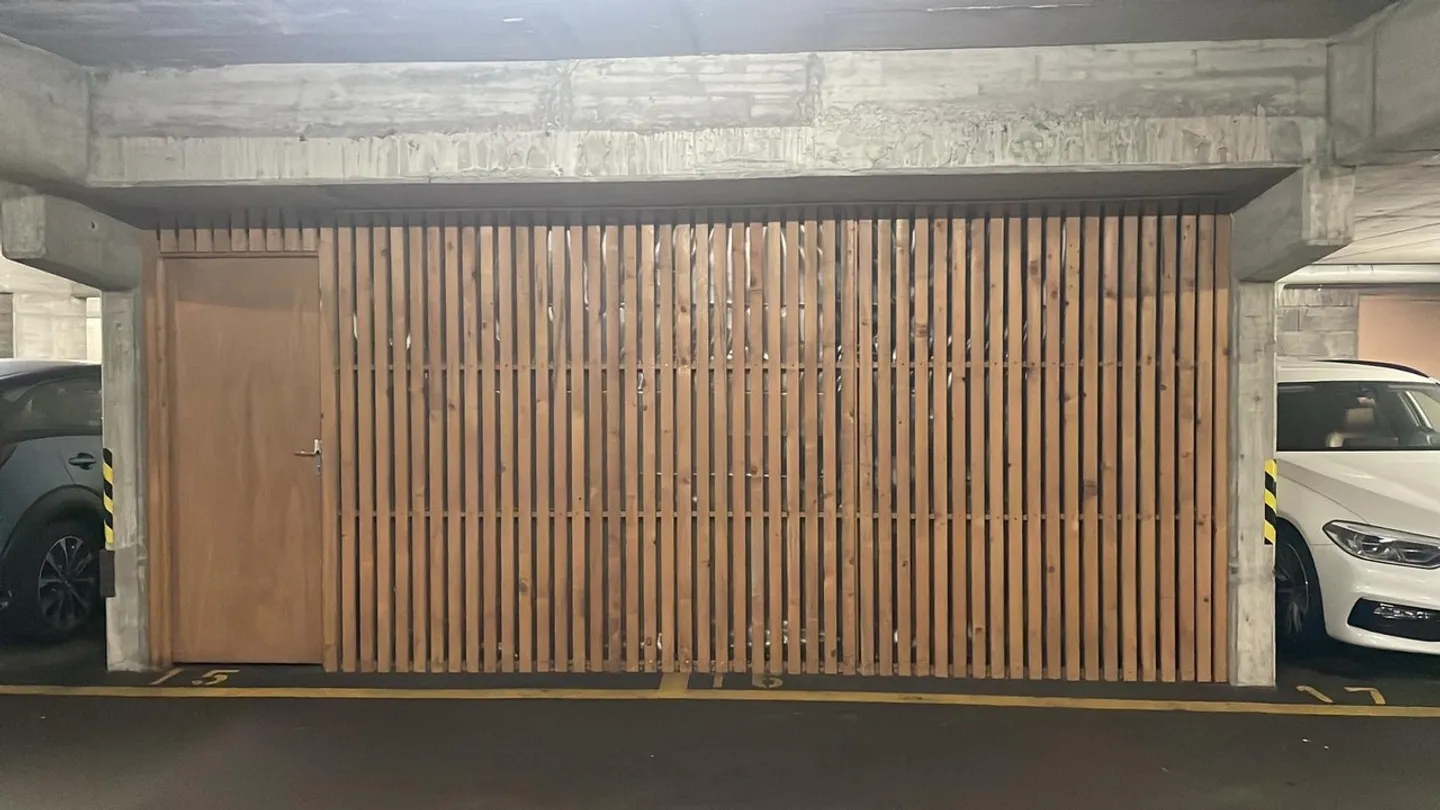 Einlage in gesichertem Parken - Foto 2 von 2