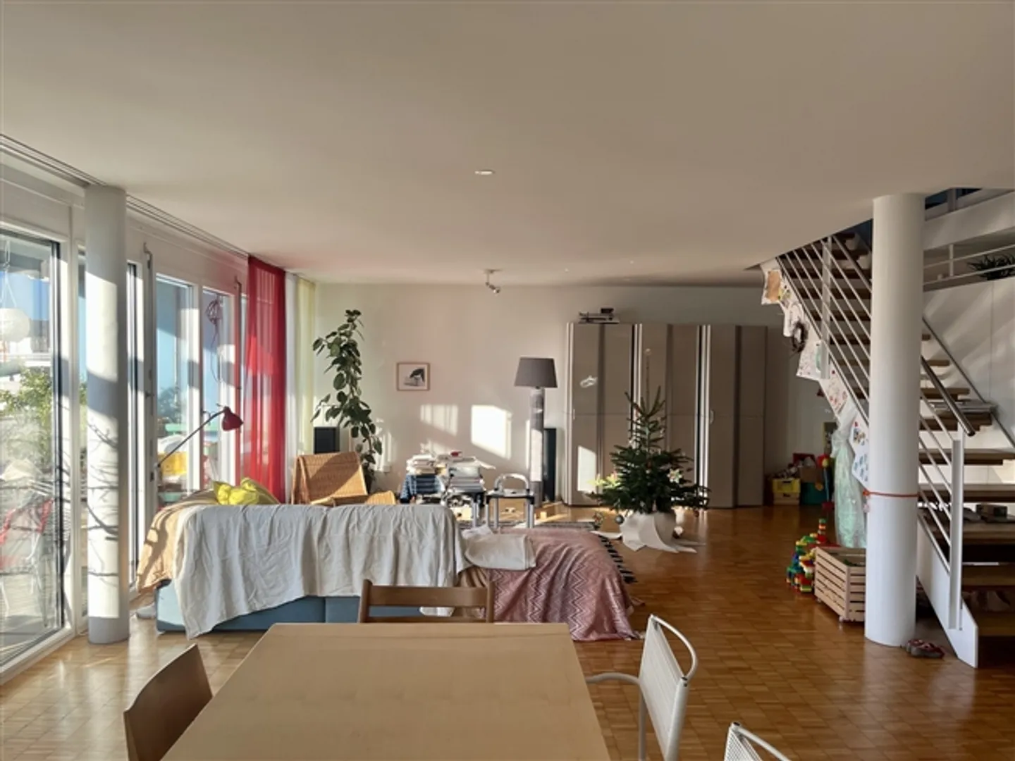 «APPARTAMENTO 4½ STANZE A ZURIGO - DISTRETTO 9 ALTSTETTEN, ARREDATO, TEMPORANEO» - Foto 3 di 8