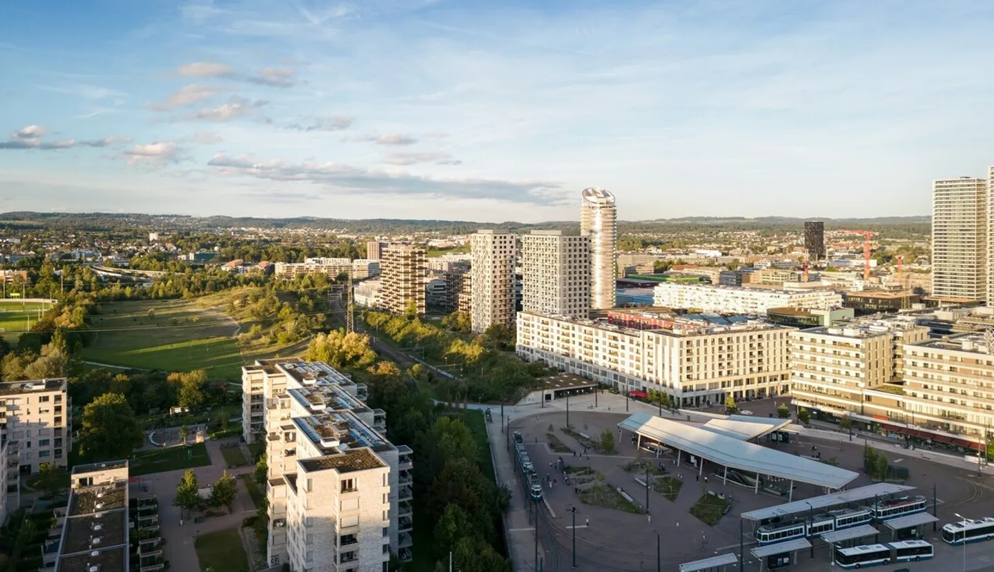 Appartement moderne avec vue sur la skyline - Photo 2 sur 10