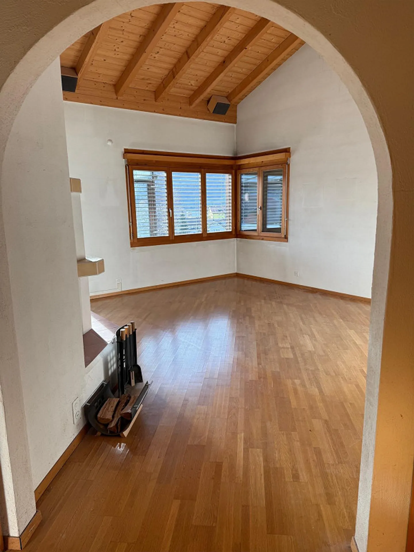 Appartement en attique de 6,5 pièces très bien situé - Photo 3 sur 10