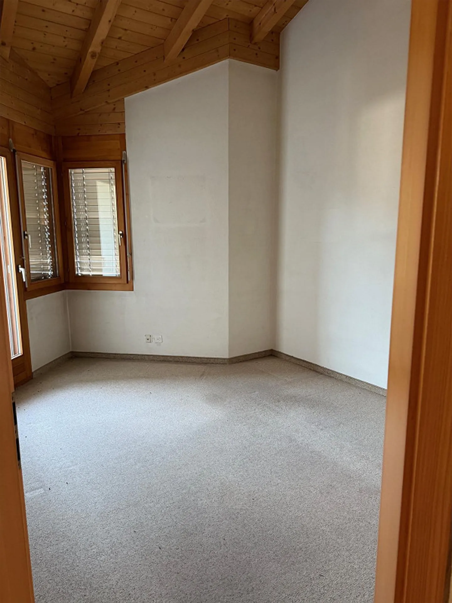 Appartement en attique de 6,5 pièces très bien situé - Photo 6 sur 10