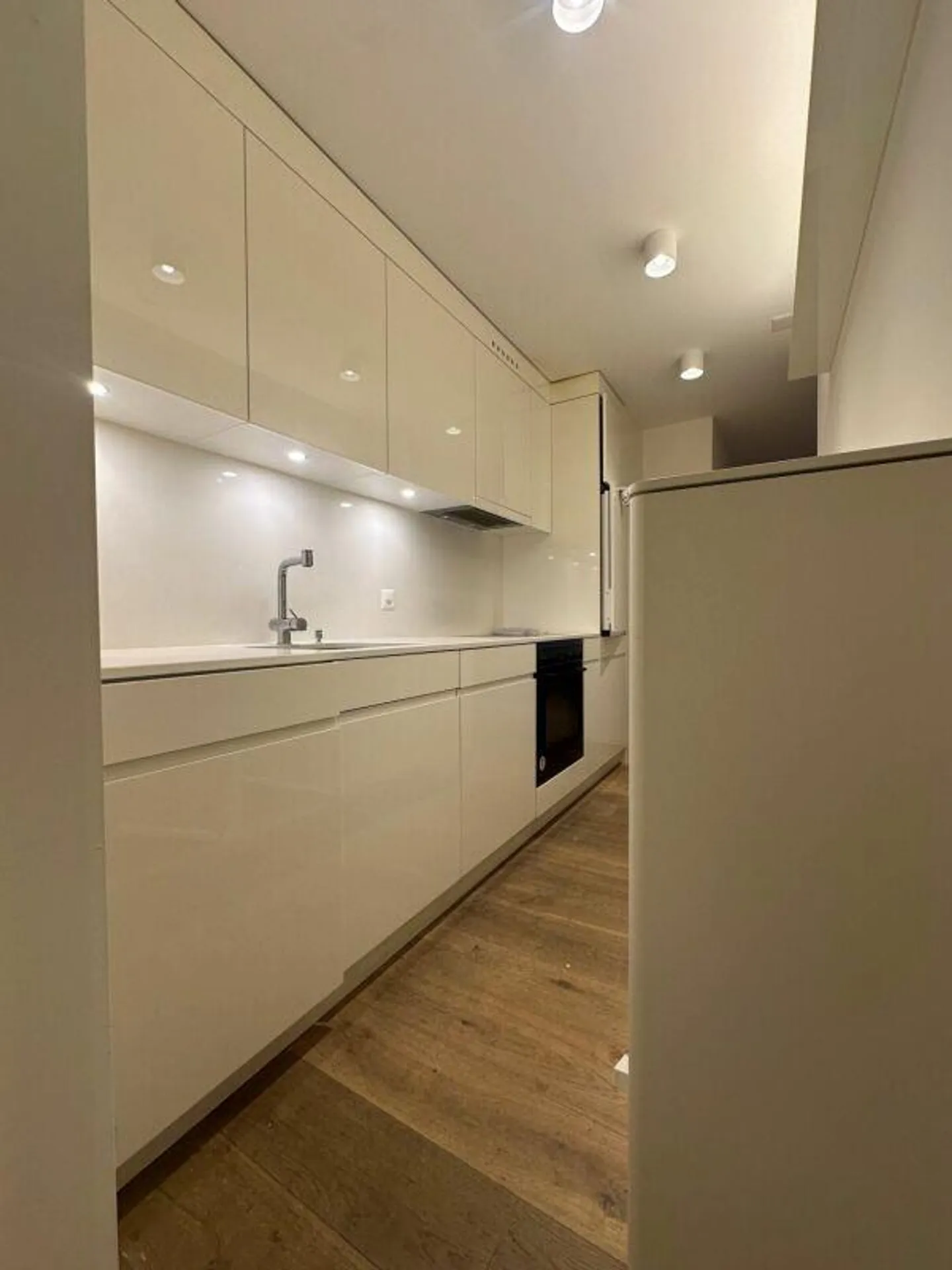 Schöne 2.5-Zimmer-Wohnung in Mitten der Stadt Zürich - Foto 1 von 11