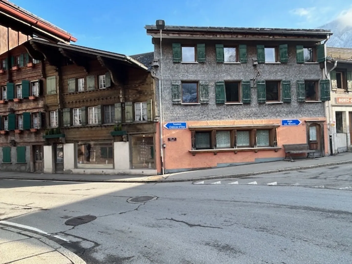Immeuble d'habitation, affectation mixte, Les Moulins, Château d'Oex - Photo 2 sur 13