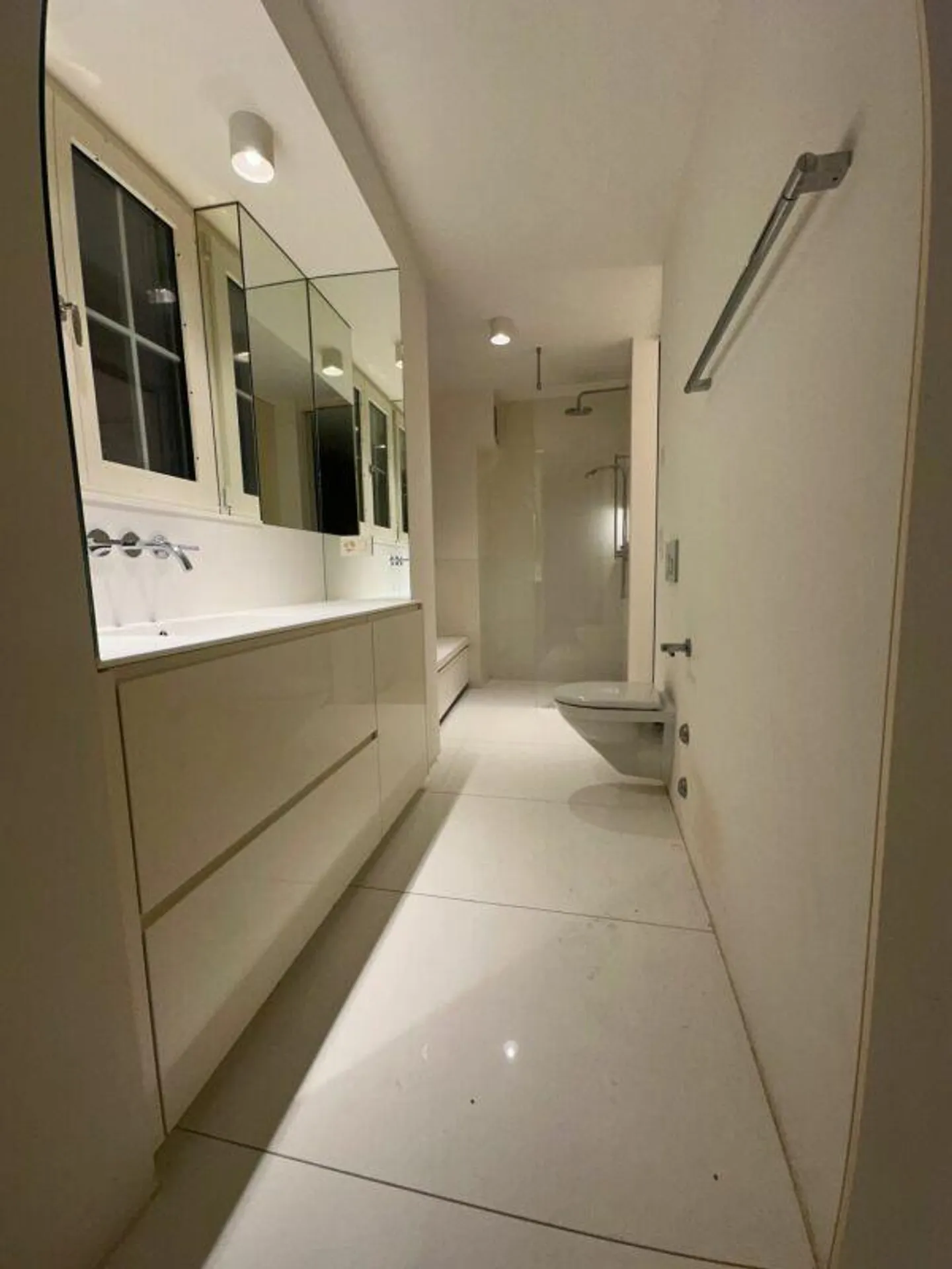 Schöne 2.5-Zimmer-Wohnung in Mitten der Stadt Zürich - Foto 9 von 11