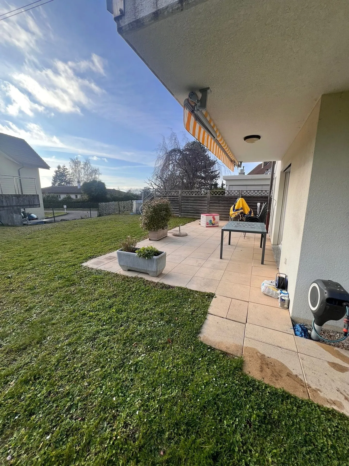 In affitto bellissima casa familiare di 5,5 locali con terrazza/giardino - Foto 3 di 11