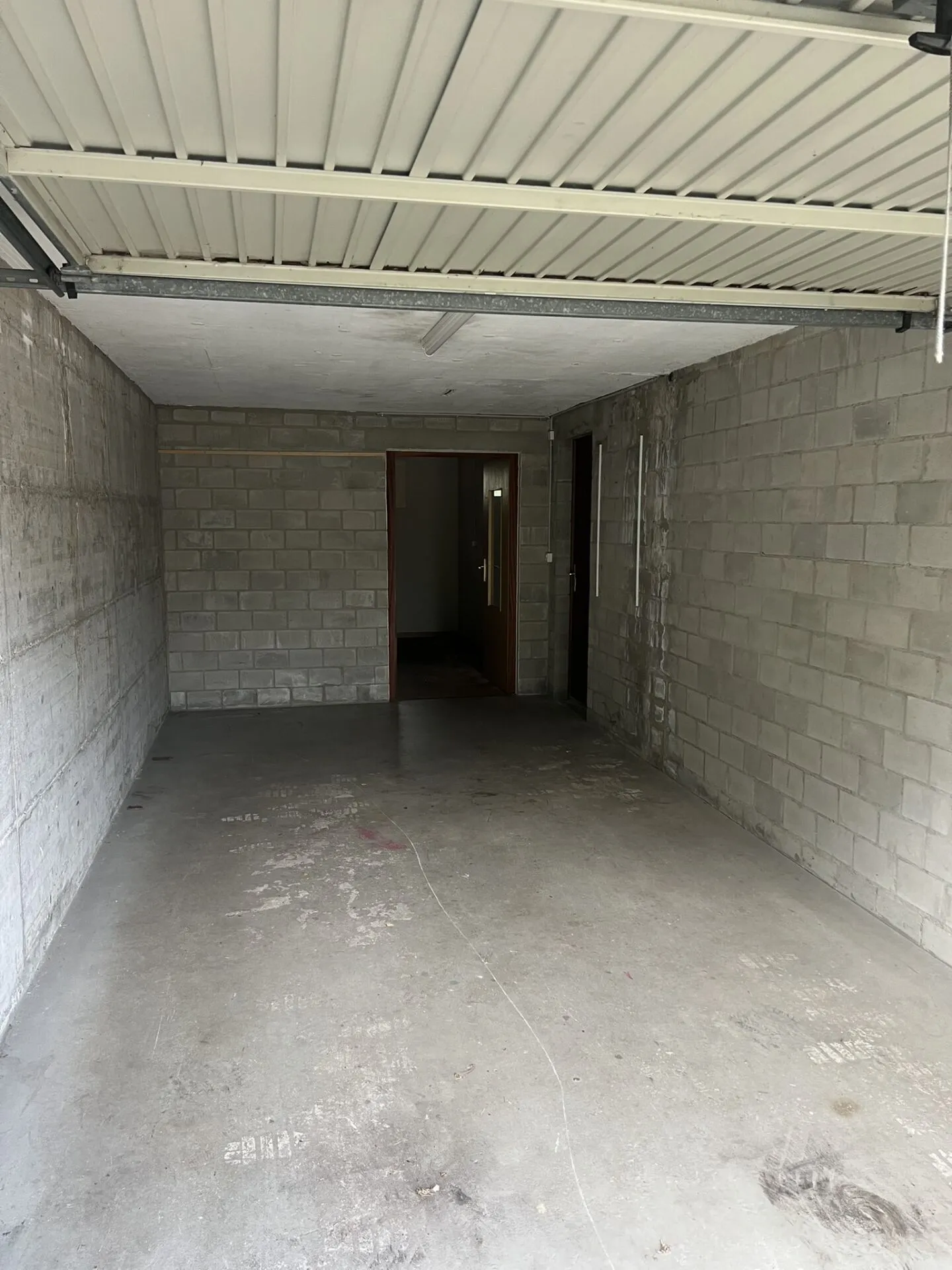 Garage for rent - Photo 1 of 2