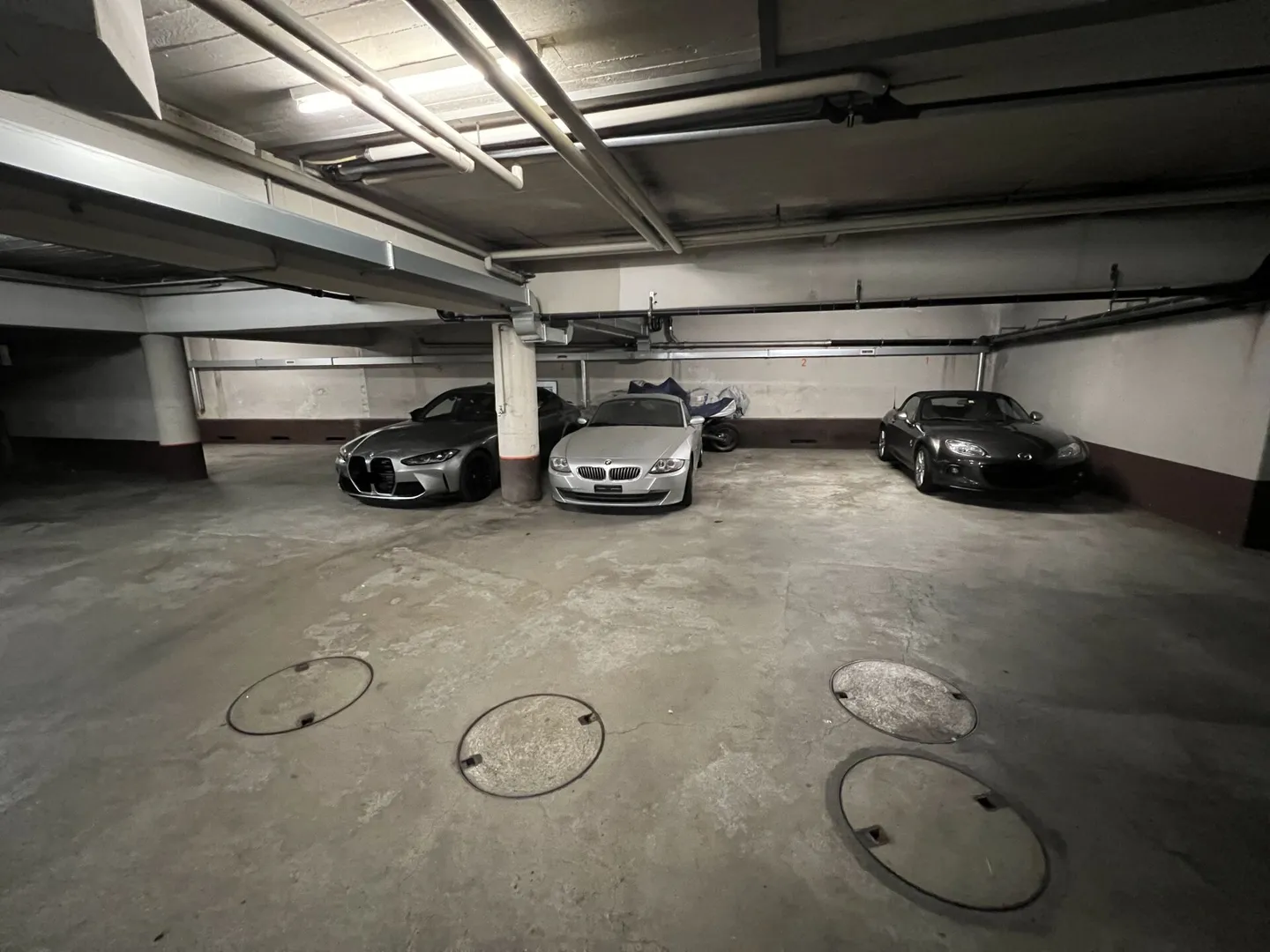 Einstellplätze zu vermieten - Foto 2 von 3