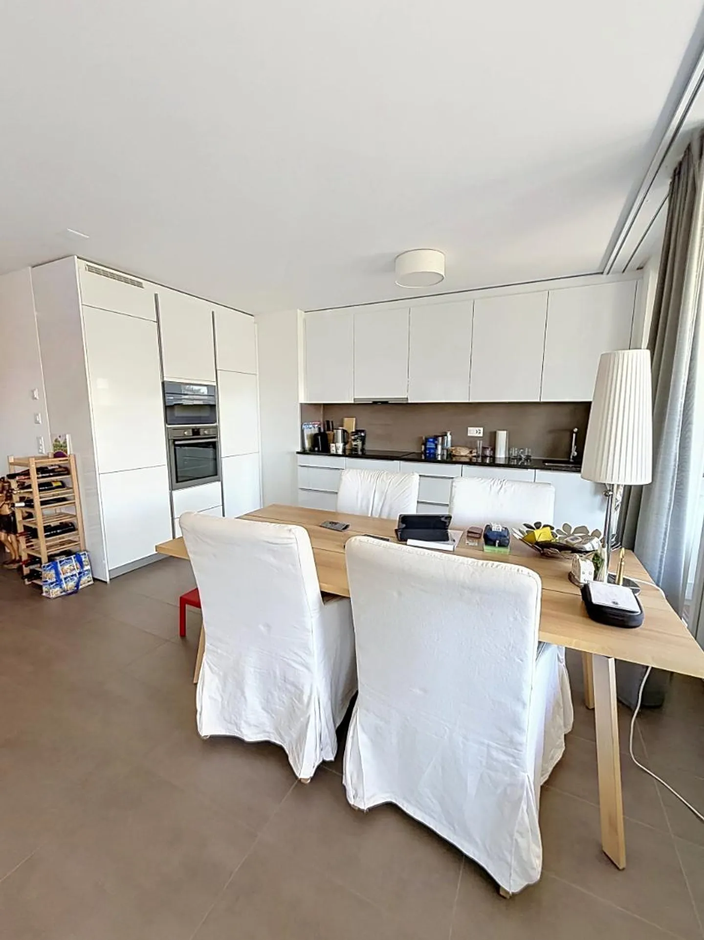 Appartement spacieux avec terrasse - Photo 3 sur 10