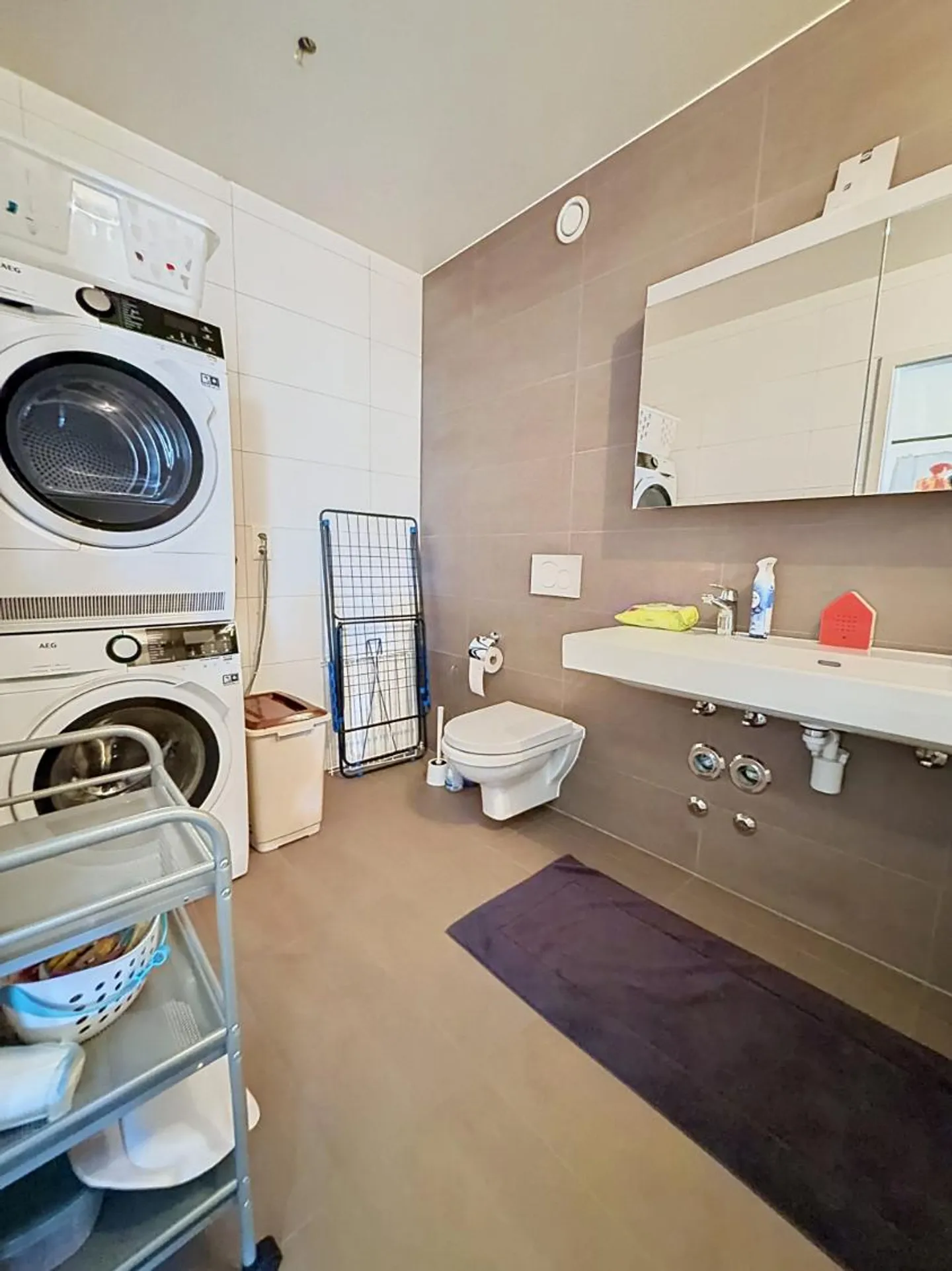 Appartement spacieux avec terrasse - Photo 4 sur 10
