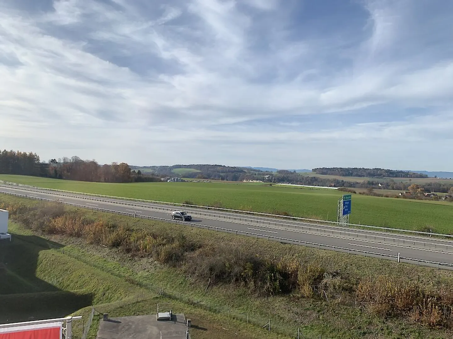 Geräumiges und helles Lokal an der Warpelstrasse in Düdingen - Foto 13 von 13