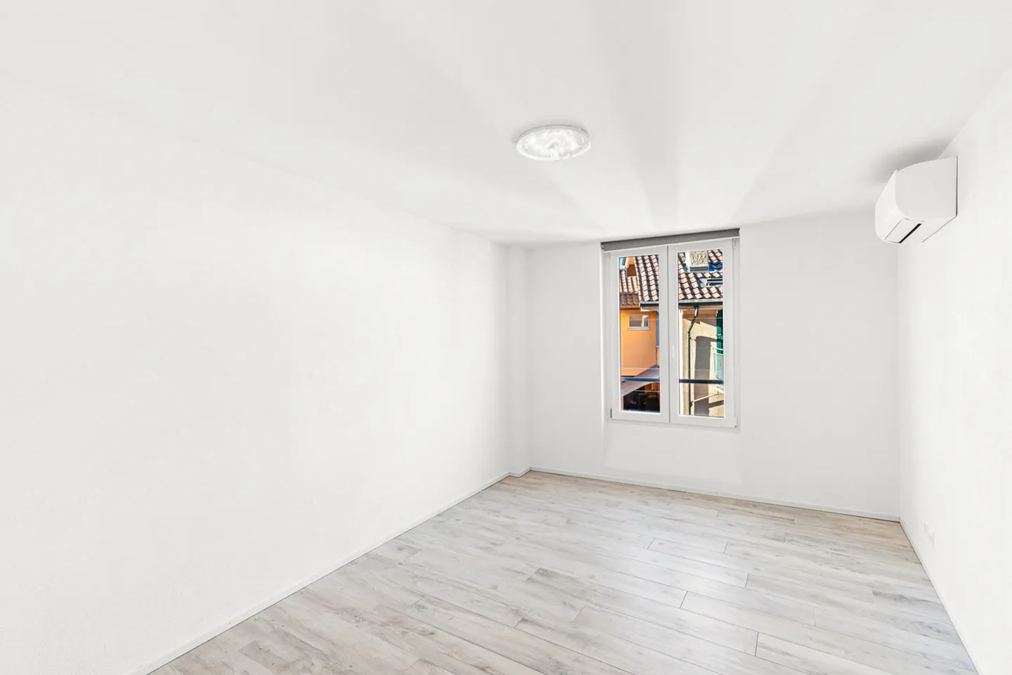 Der Charme des Dorfes und der Komfort der Moderne im Zentrum des Dorfes - Foto 8 von 13