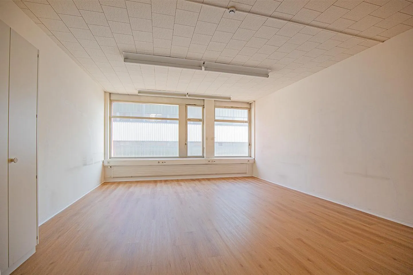 Temporary Office at Industriestrasse 9 in Dietlikon - Photo 3 of 3