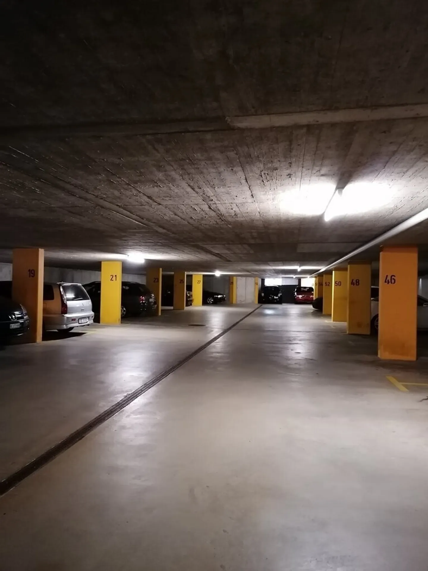 Vous cherchez une place de parking? - Photo 2 sur 2