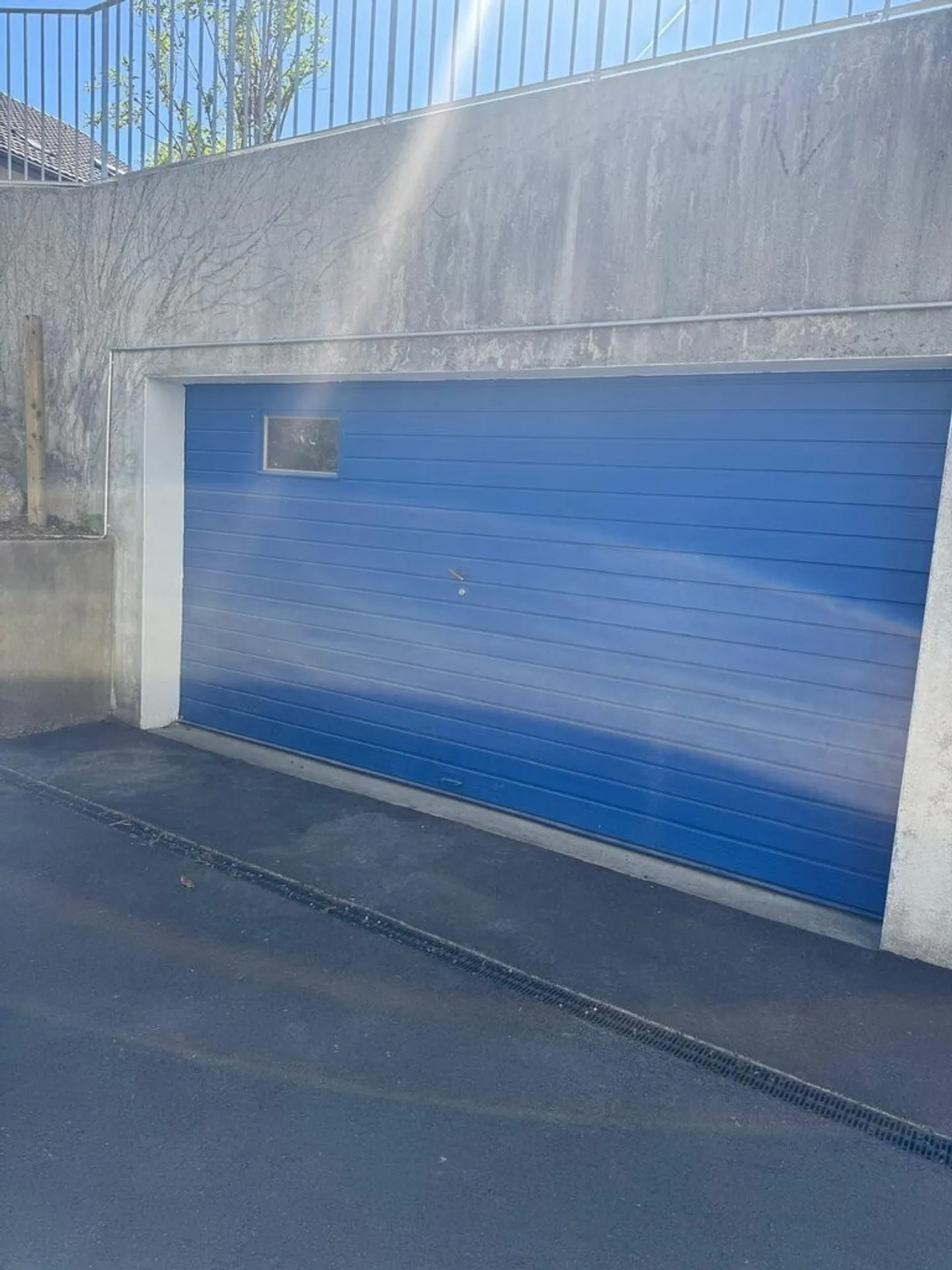 Double parking space available for rent in Cham - Photo 3 of 3