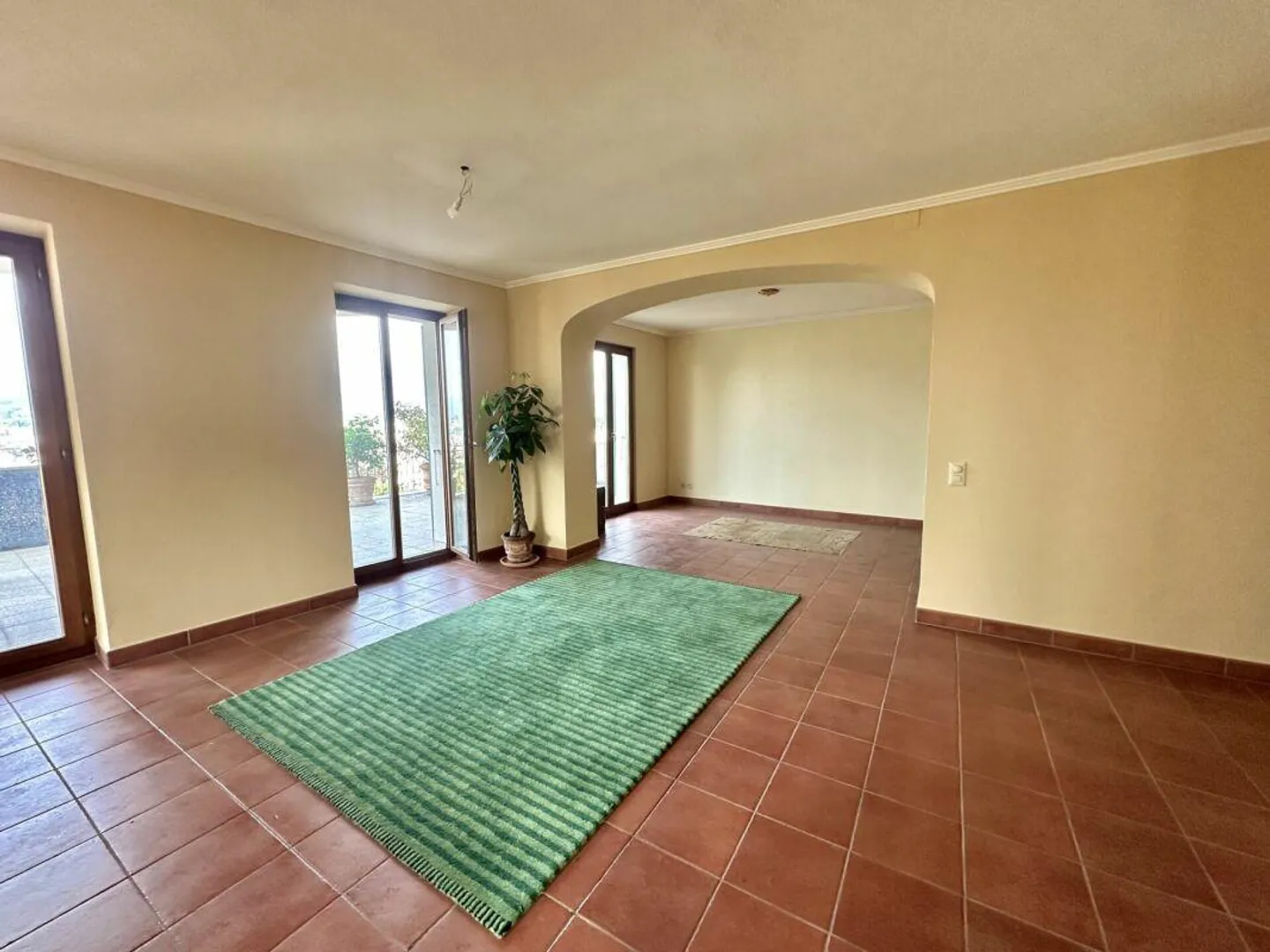 Elegante appartamento di 3,5 locali con vista lago - Foto 8 di 15