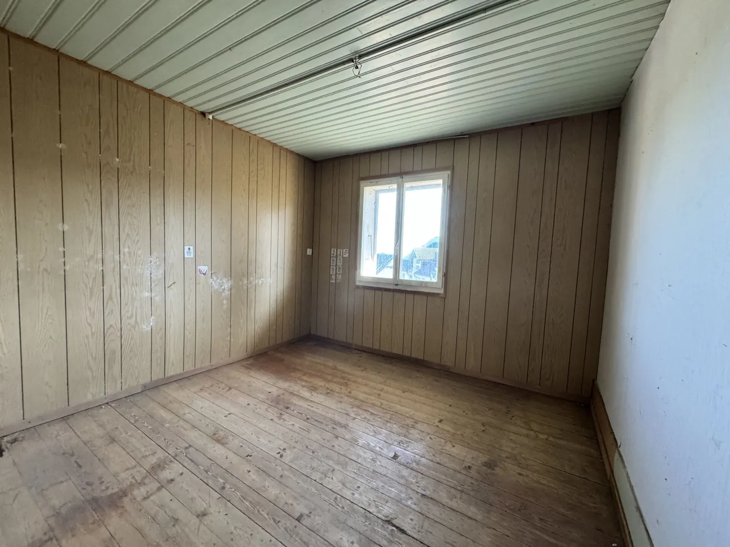 Renovation-Required Semi-Detached House - Photo 5 of 6