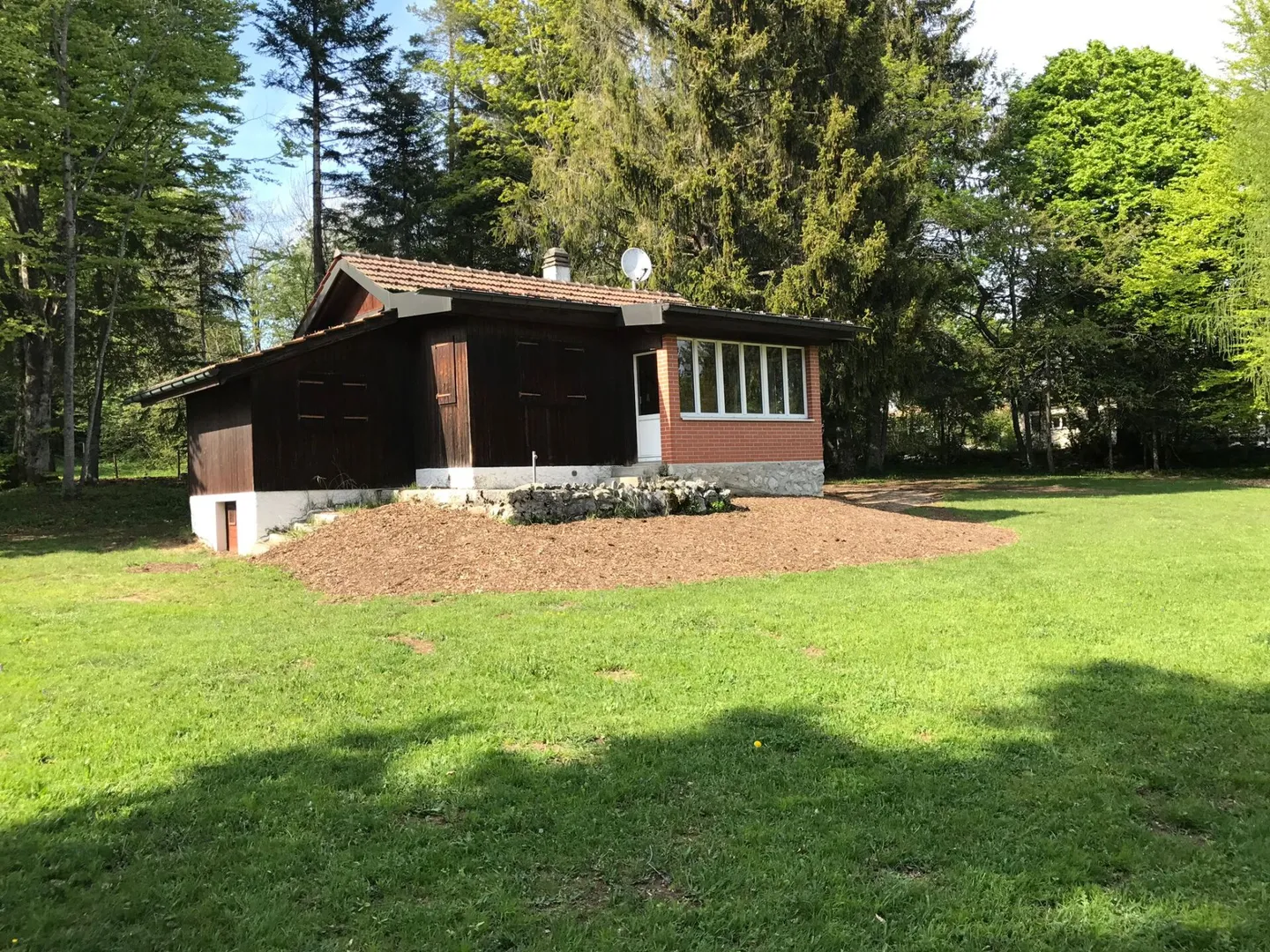 Small Chalet with Charm - Rue du Signal 22, Chaumont - Photo 1 of 6