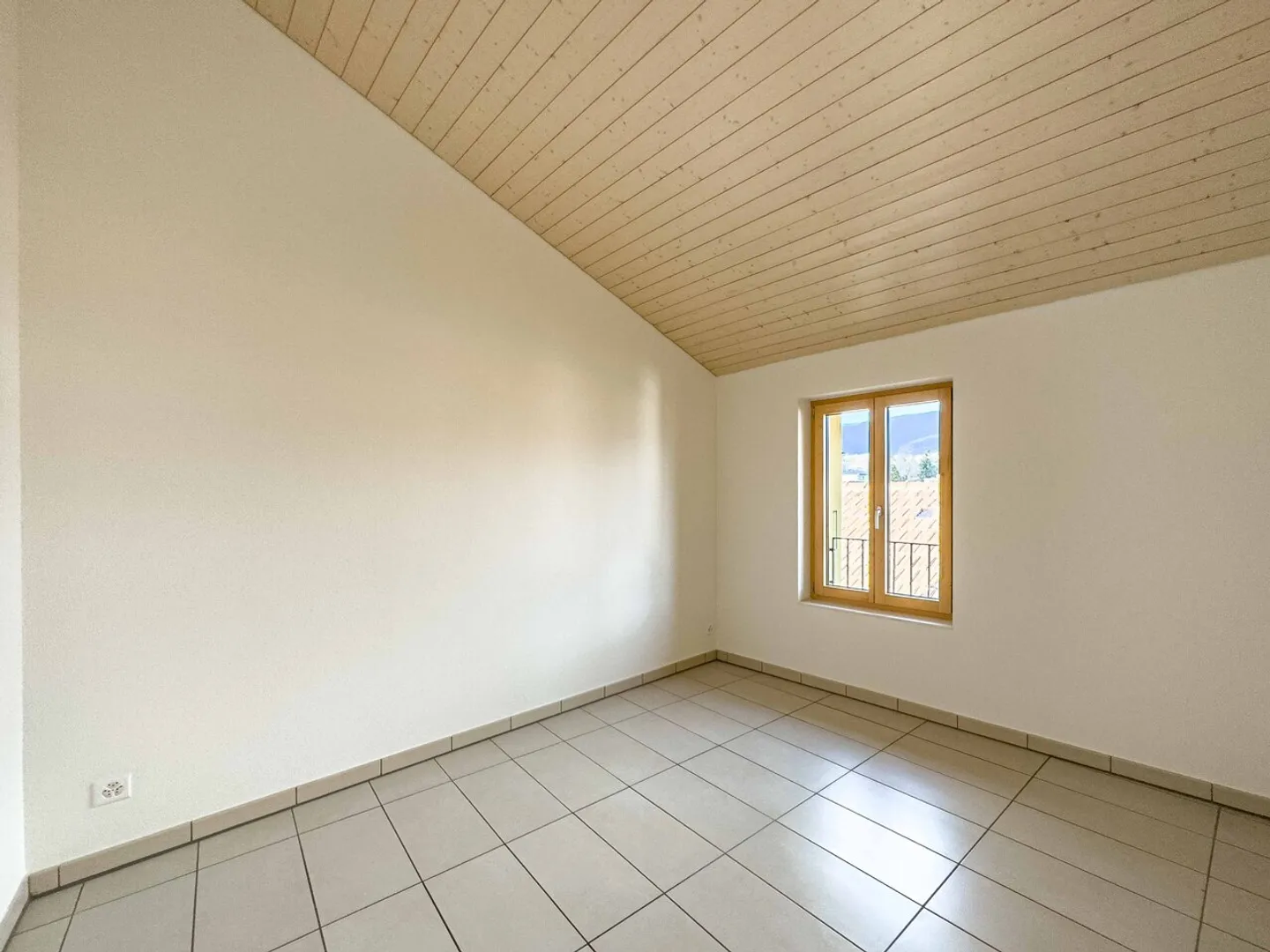 Gebäude mit 6 Wohnungen in Stabio - Foto 3 von 6