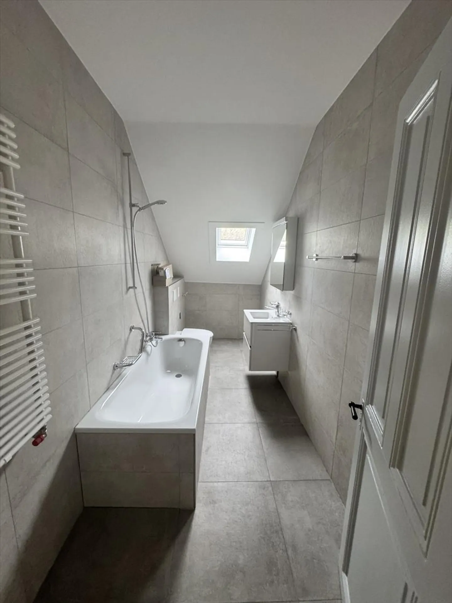 Ultimo piano 5.5 stanze - Foto 8 di 12