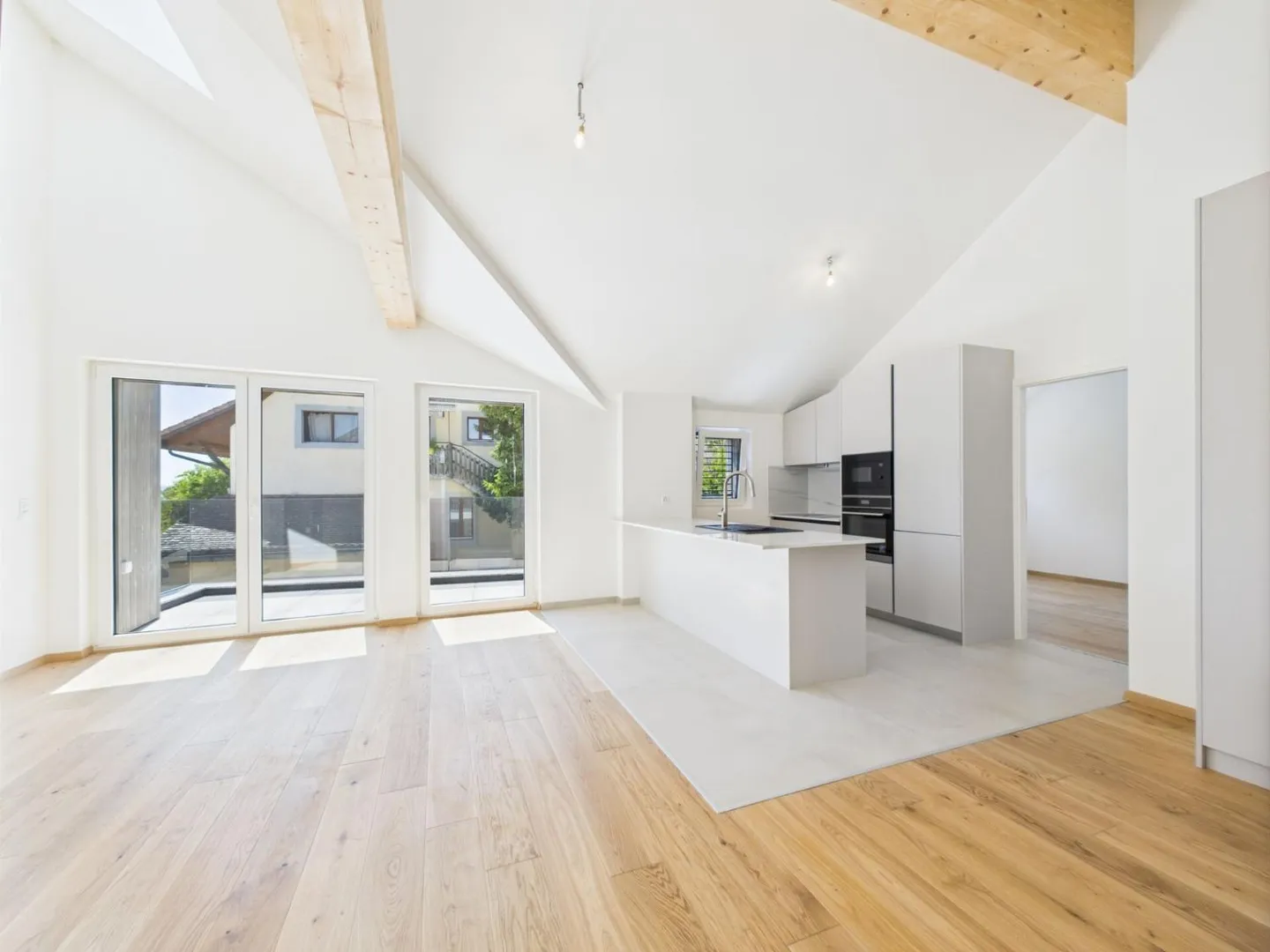 Last available apartment! - Photo 2 of 11