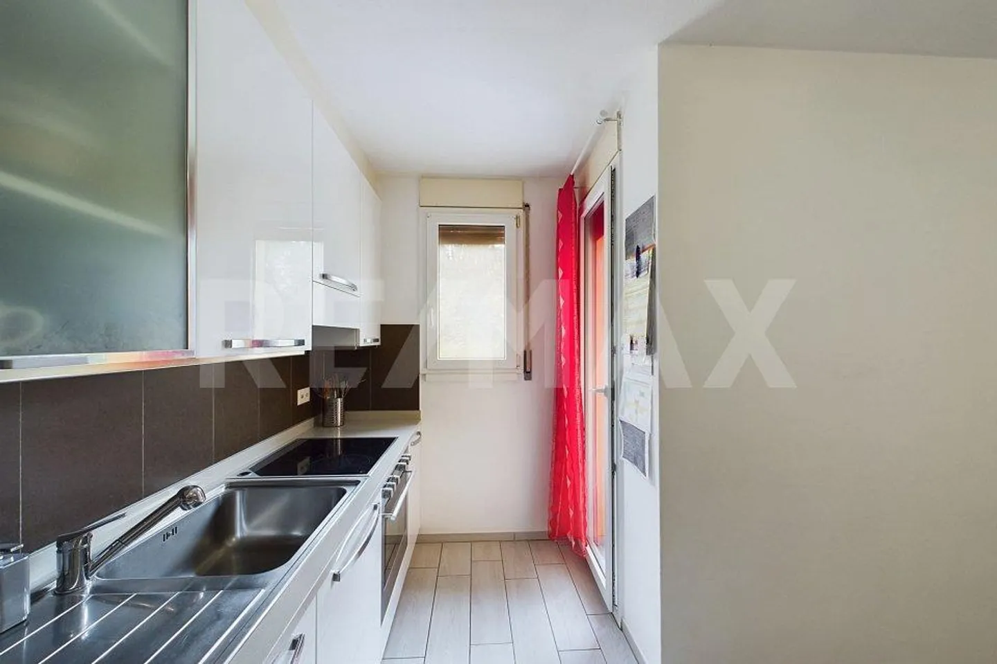 Ampio appartamento di 4,5 locali in un complesso residenziale tranquillo! - Foto 10 di 13