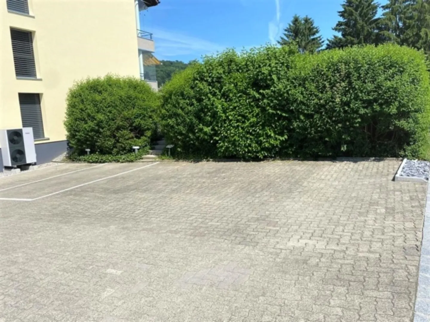 «Aussenparkplatz in Schönenberg a.d. Thur zu vermieten» - Foto 2 von 4