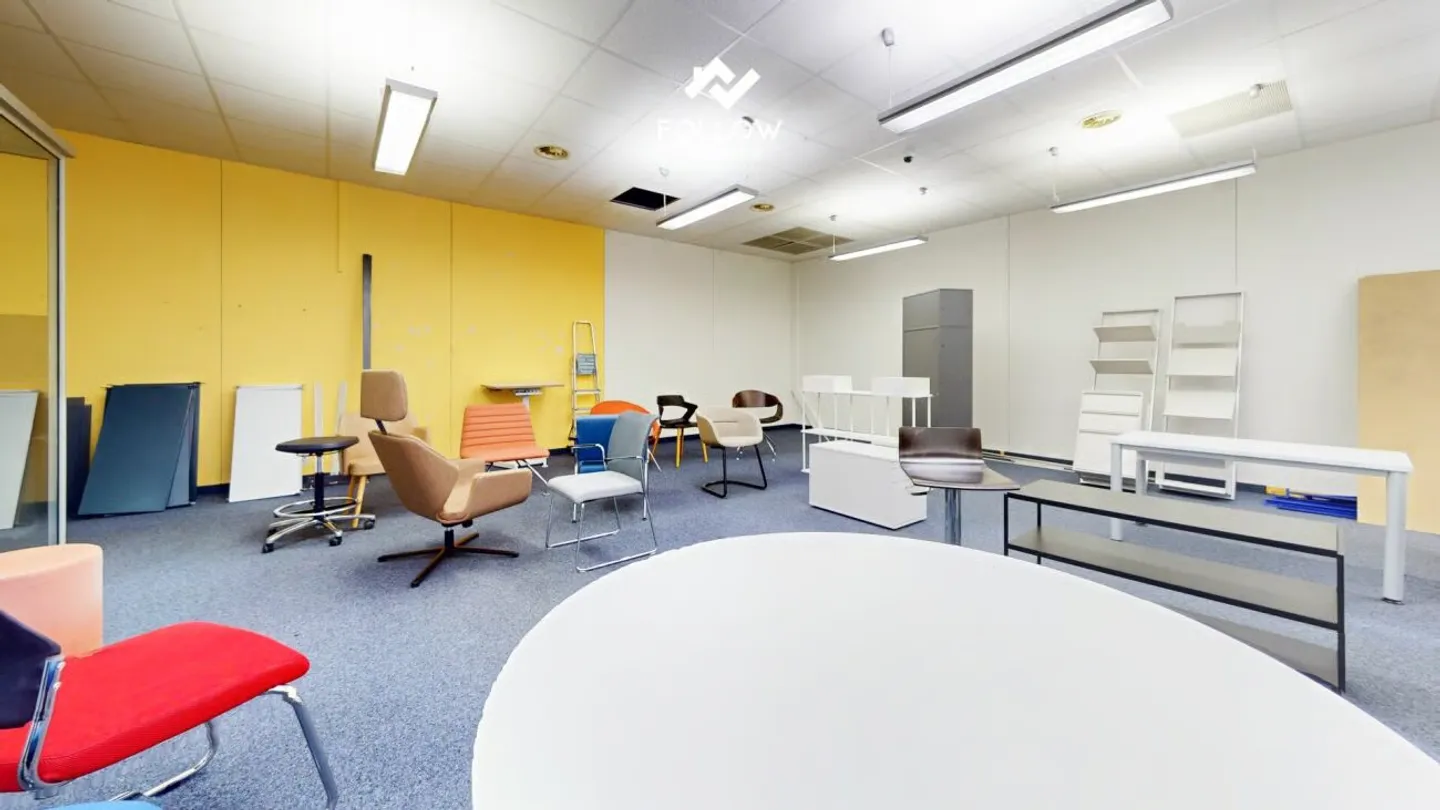 Versatile Commercial Space in the Center of Lengnau - with Flexible Space Concept - Photo 15 of 24