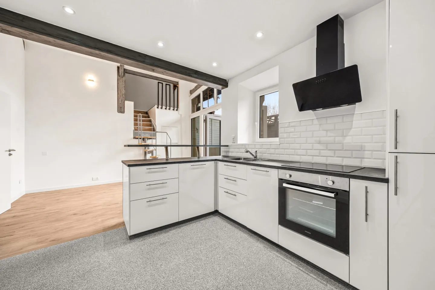 DUPLEX DI CHARME COMPLETAMENTE RINNOVATO - Foto 3 di 6