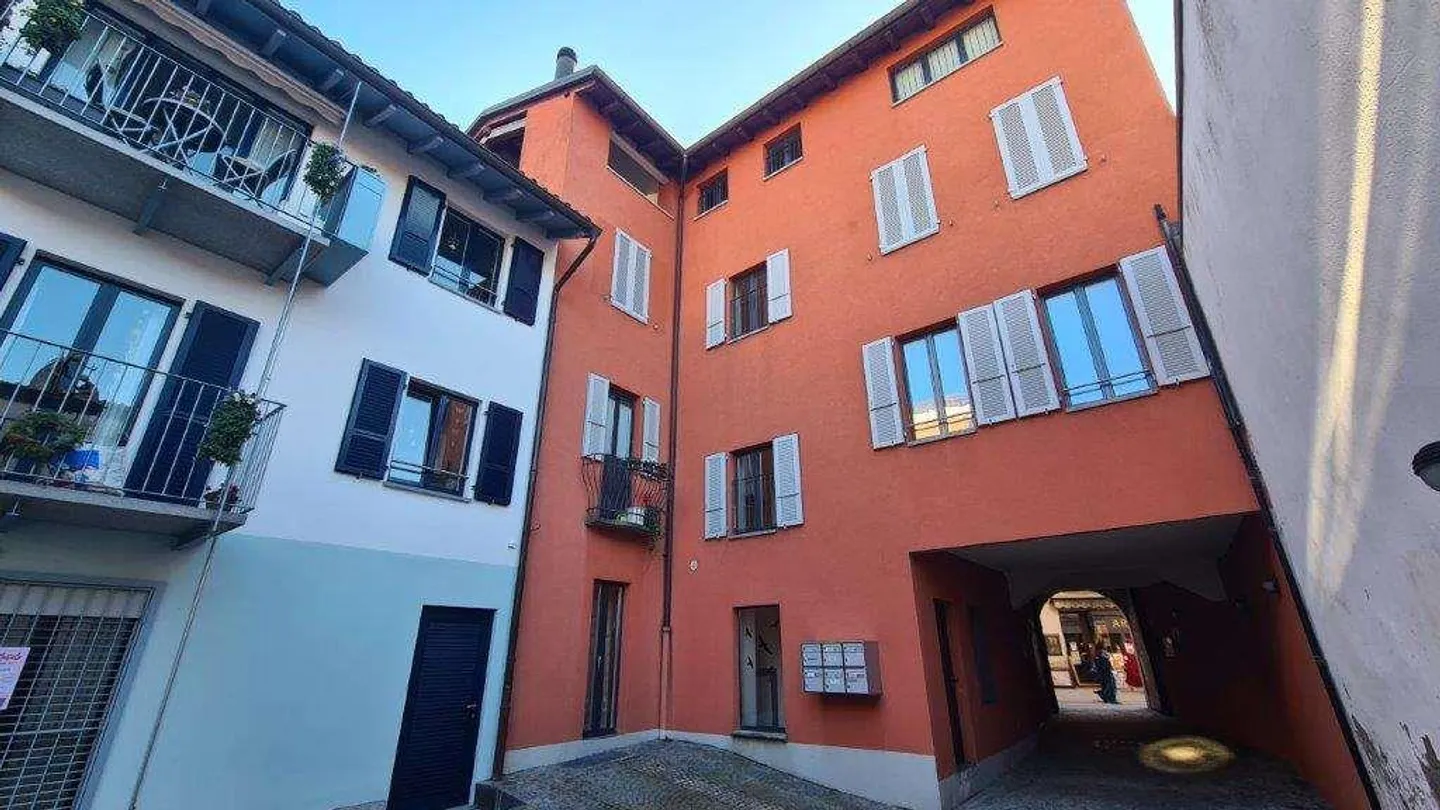 MENDRISIO CENTRE : APPARTEMENT 2.5 PIÈCES TRÈS ADAPTÉ DANS UNE ZONE PIÉTONNE - Photo 6 sur 6