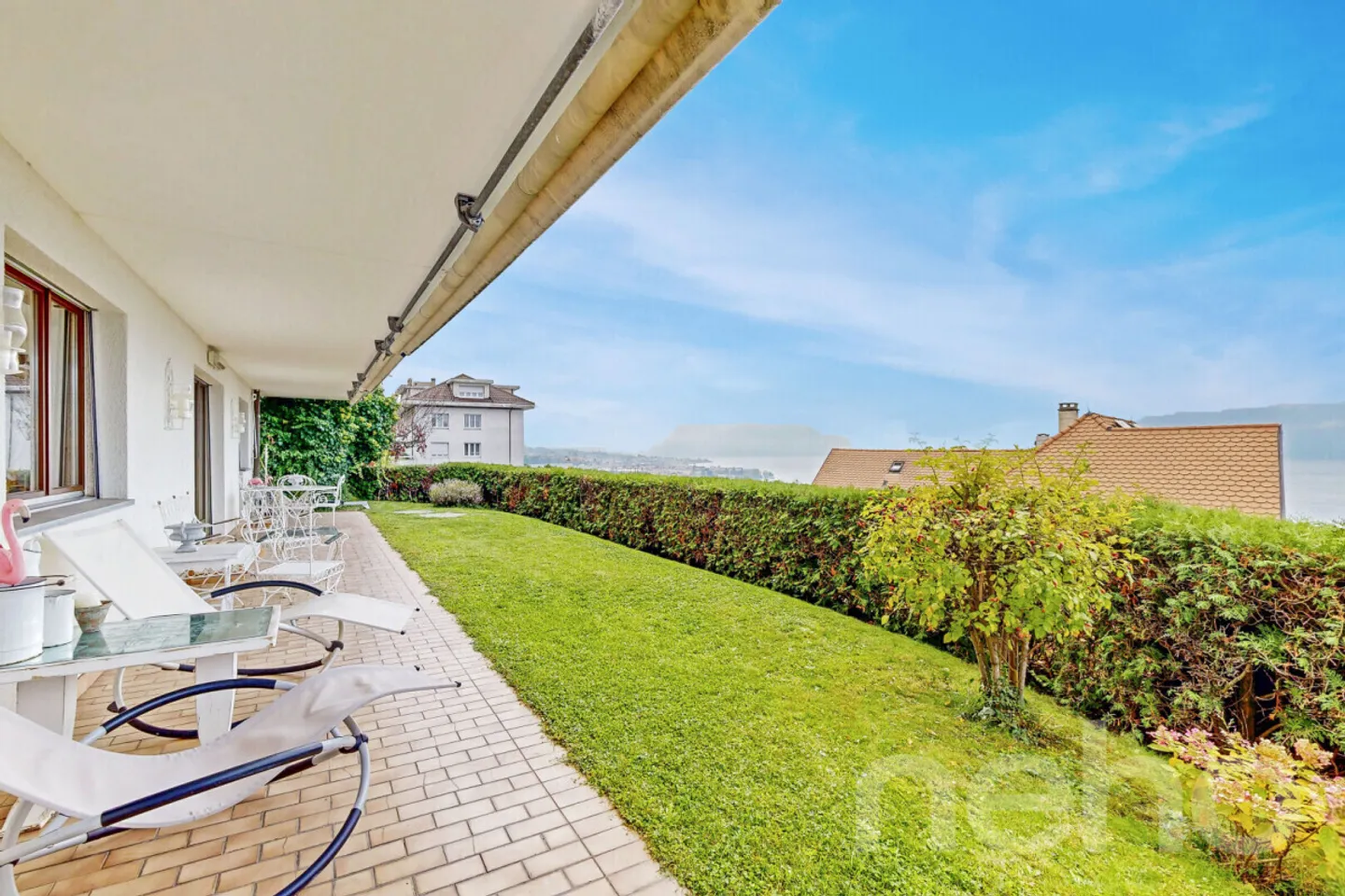 Panoramic view and private garden - an exceptional living environment! - Photo 1 of 12