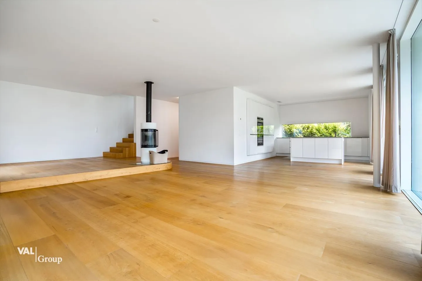 Dream Home with a View: Architecture, Quality, and Peace in Perfect Harmony - Photo 3 of 13