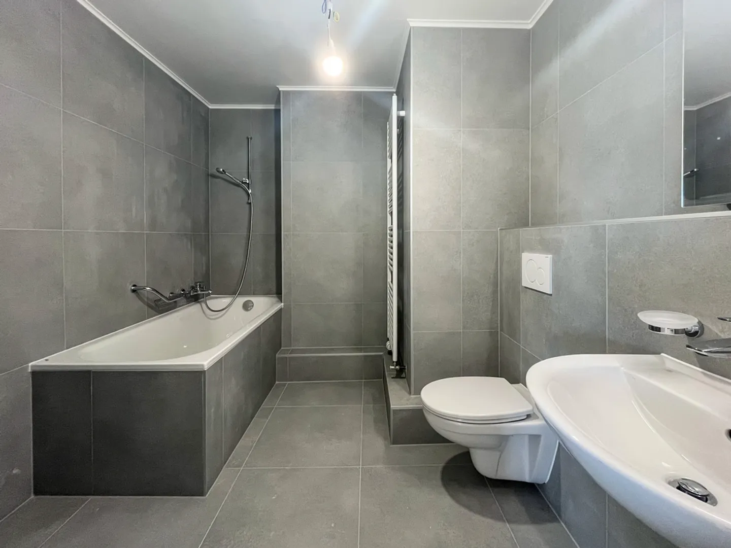 Appartement Charmant avec Vue sur le Lac - Photo 4 sur 8