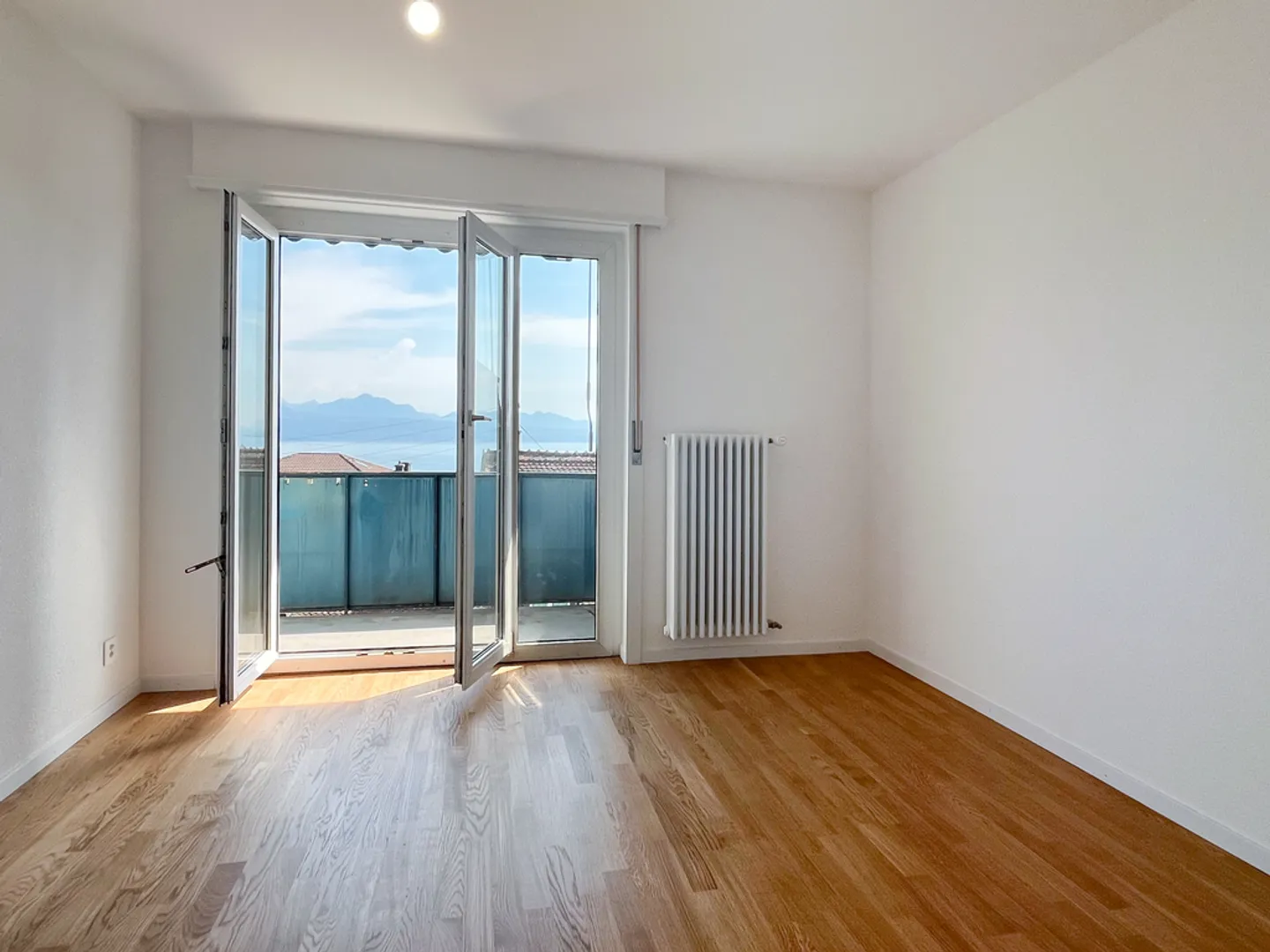 Appartement Charmant avec Vue sur le Lac - Photo 6 sur 8