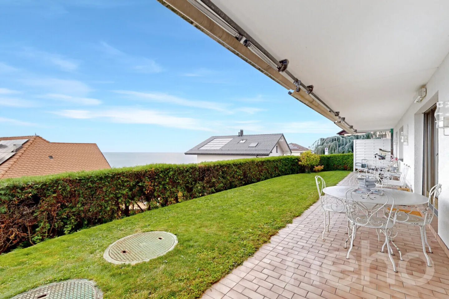 Panoramic view and private garden - an exceptional living environment! - Photo 3 of 12
