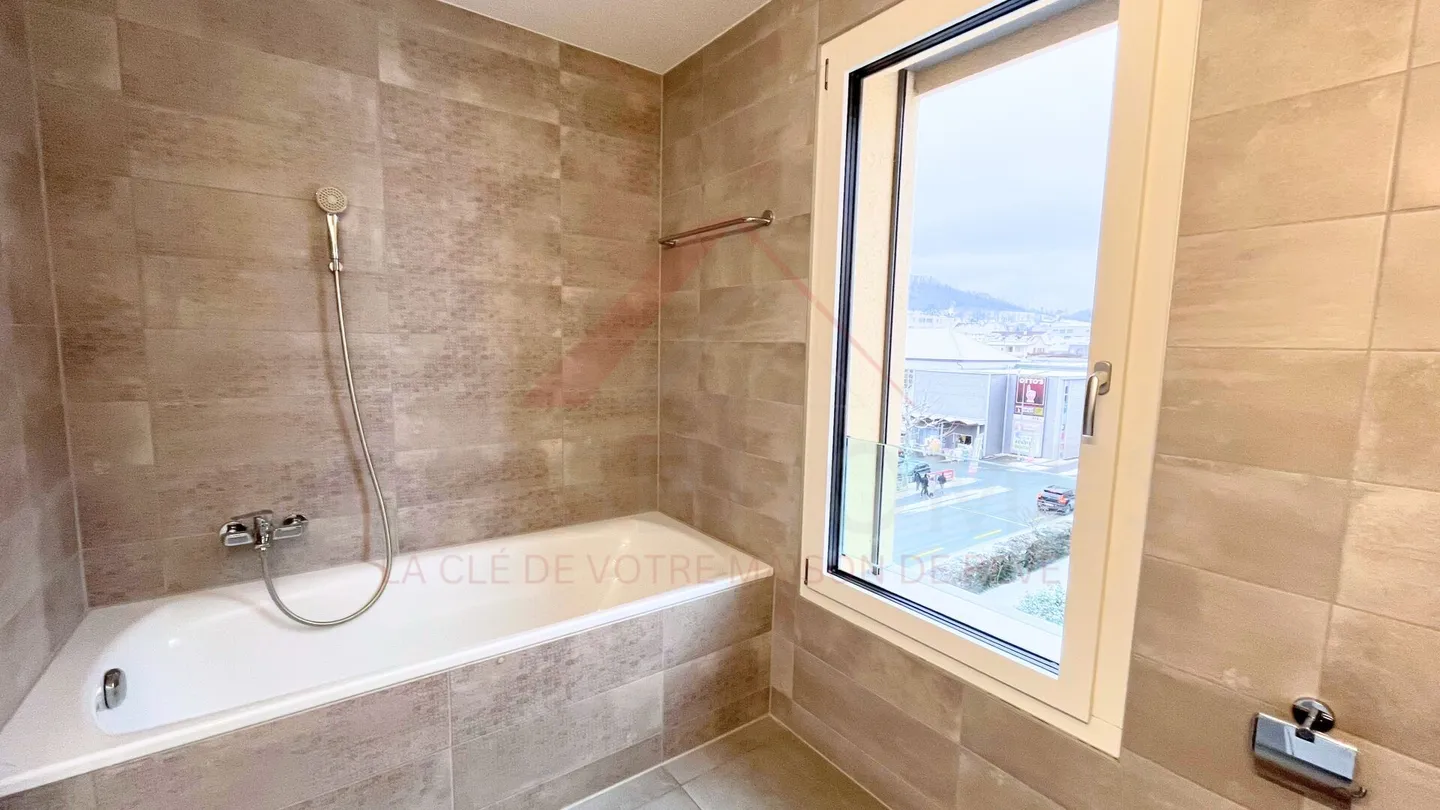 Delémont Center - Excellent current 4.5-room apartment with large terrace and unobstructed view, luxurious building - Photo 13 of 17