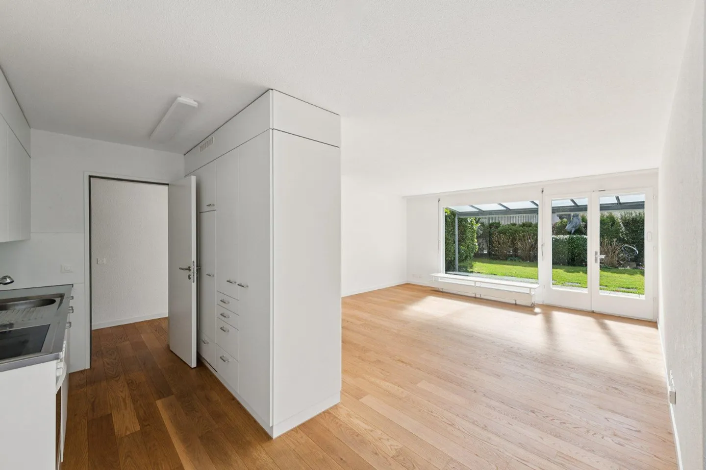 Appartement 4 pièces avec jardin dans un emplacement calme à Wettingen - Photo 2 sur 8