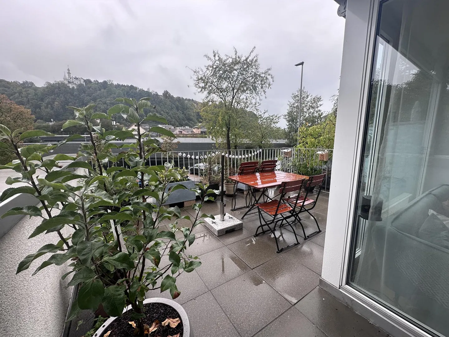 Helle 3.5-Zimmer-Wohnung mit Terrasse und Blick auf die Reuss - Foto 2 von 7