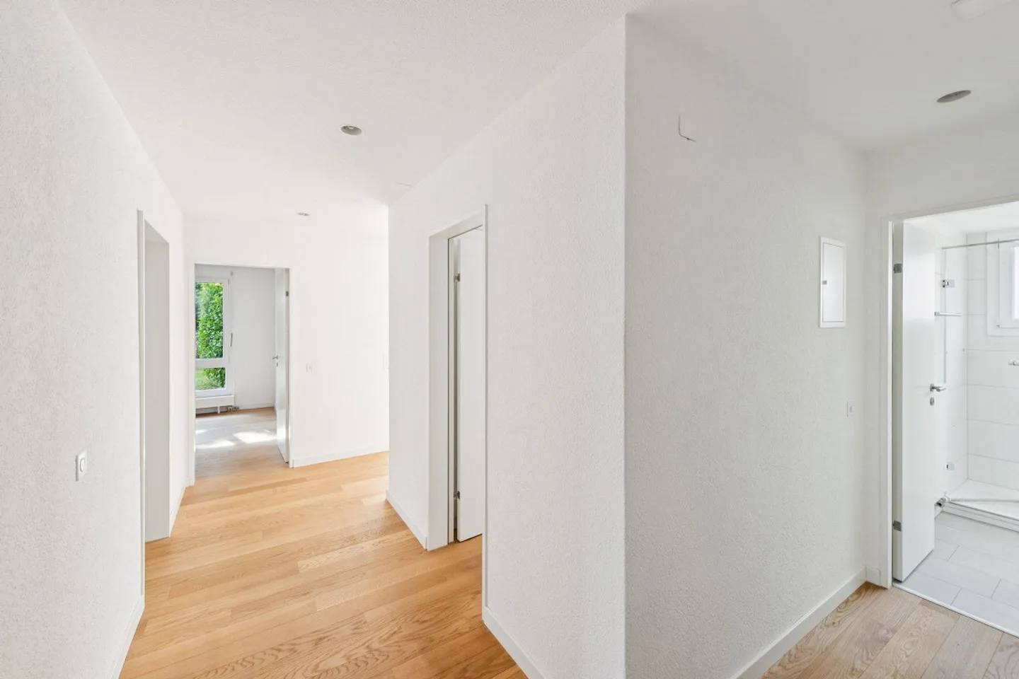 Appartement 4 pièces avec jardin dans un emplacement calme à Wettingen - Photo 6 sur 8