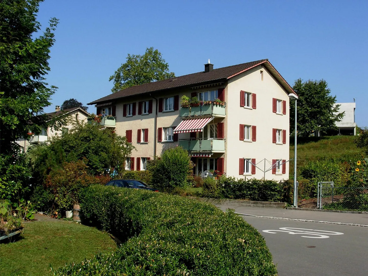 Garden apartment in a quiet location - Photo 1 of 7