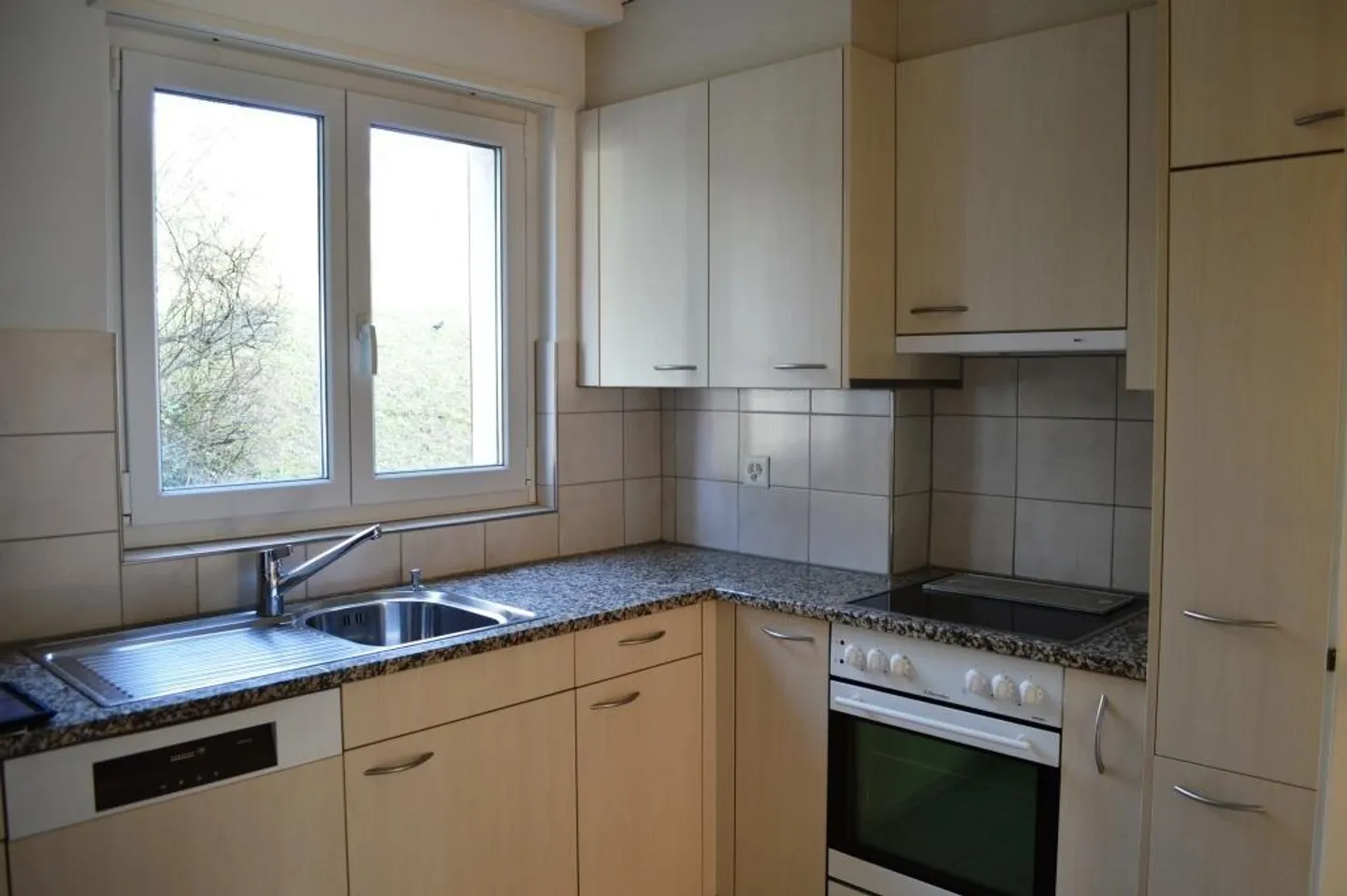 Garden apartment in a quiet location - Photo 3 of 7