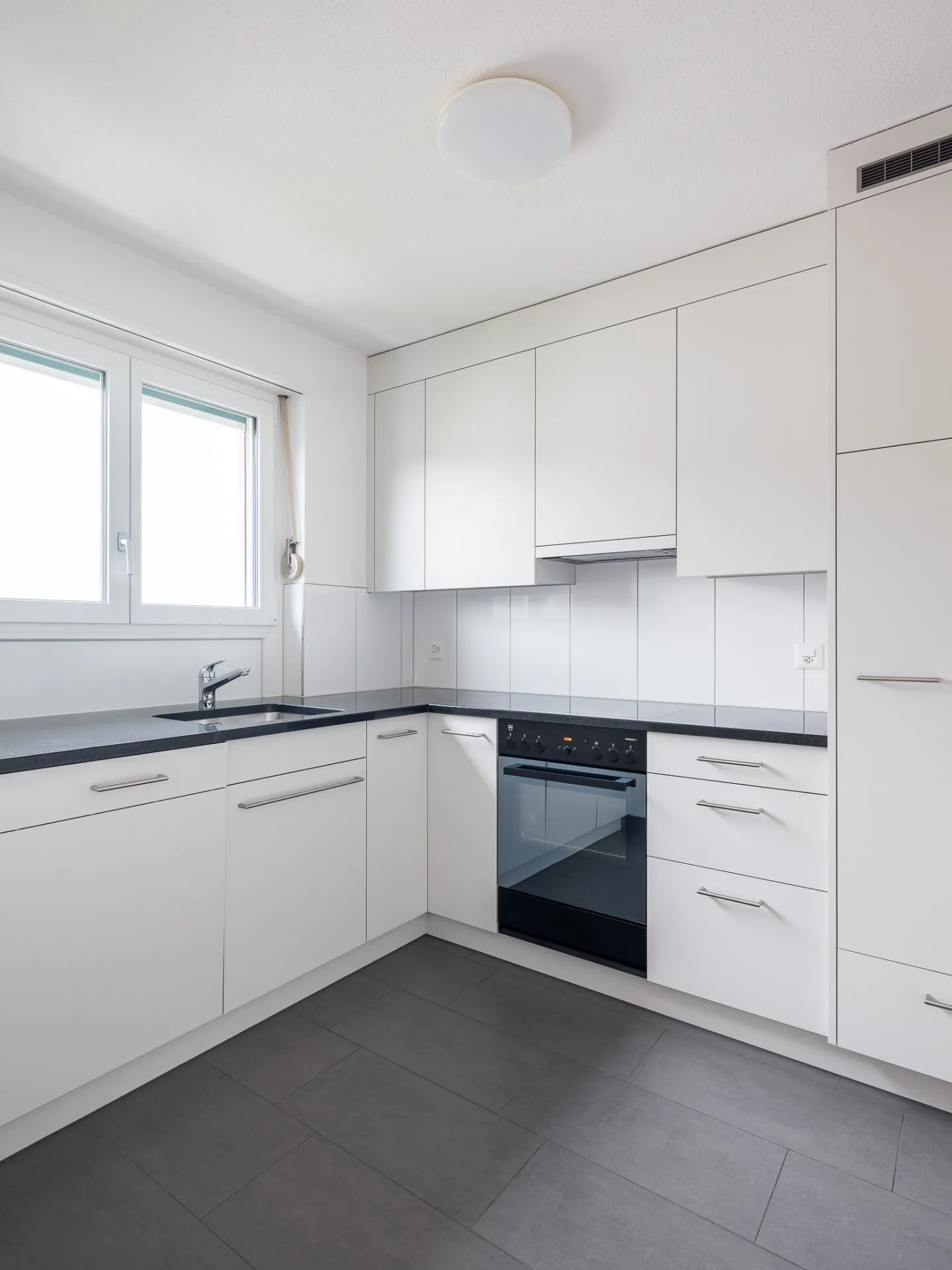 Grosszügige, sanierte 2.5 Zi.-Wohnung  Kopie - Foto 9 von 13