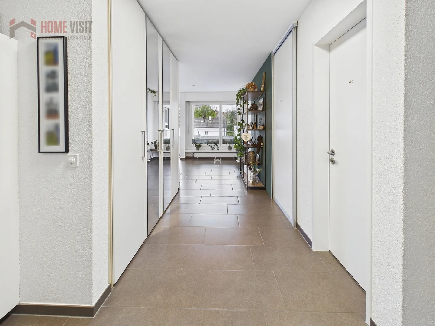 Stilvolle 4.5-Zimmer-Eigentumswohnung mit grossem Balkon - Foto 3 von 13