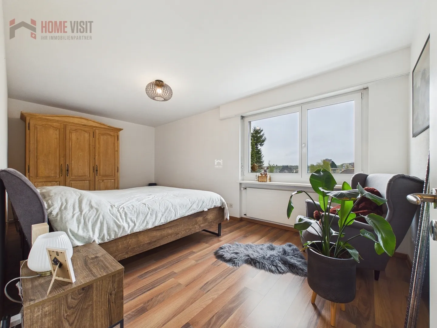 Stilvolle 4.5-Zimmer-Eigentumswohnung mit grossem Balkon - Foto 9 von 13